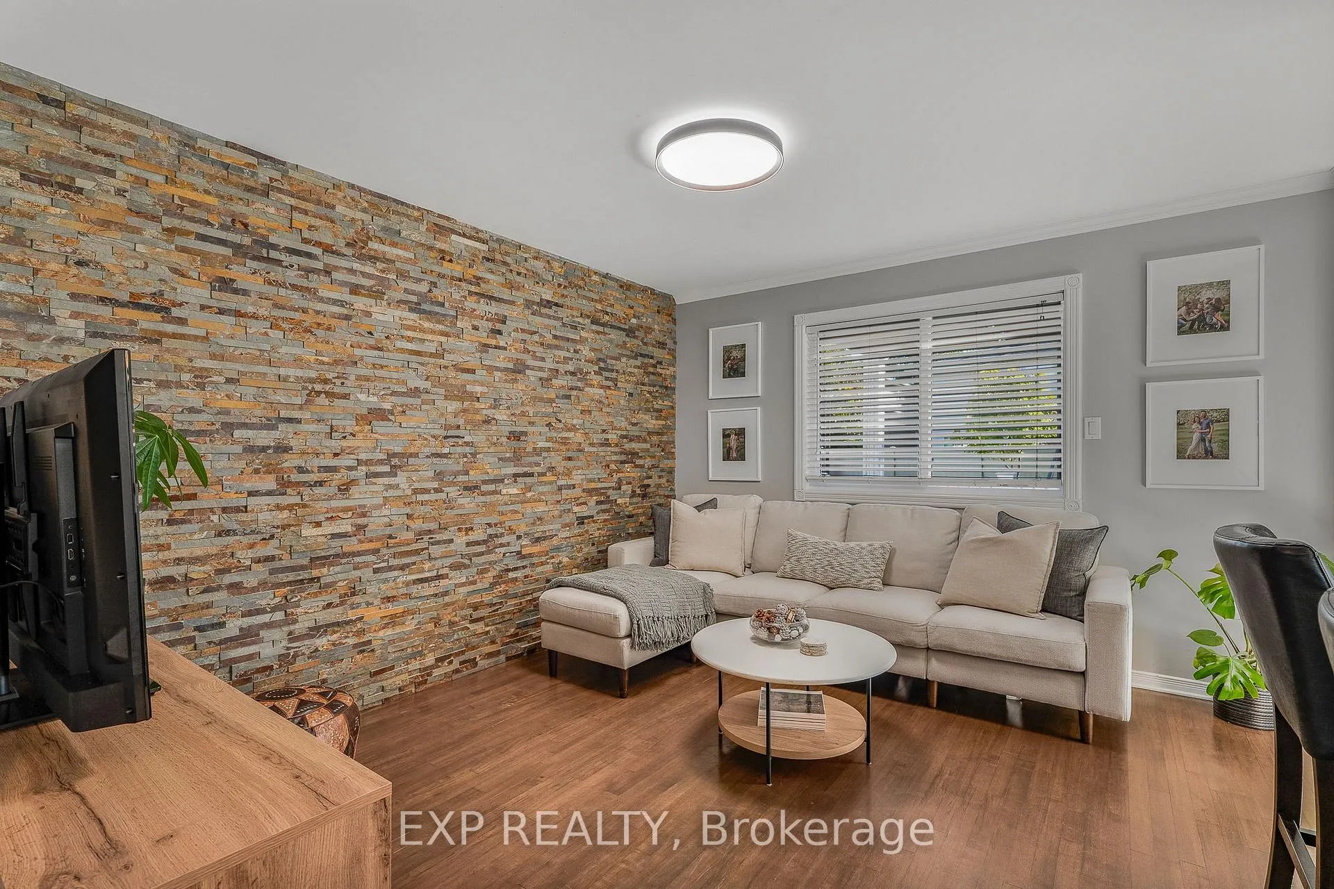 Photo 8 of 1601 Bottriell Way, Ottawa, Fallingbrook/Pineridge — HOMEH