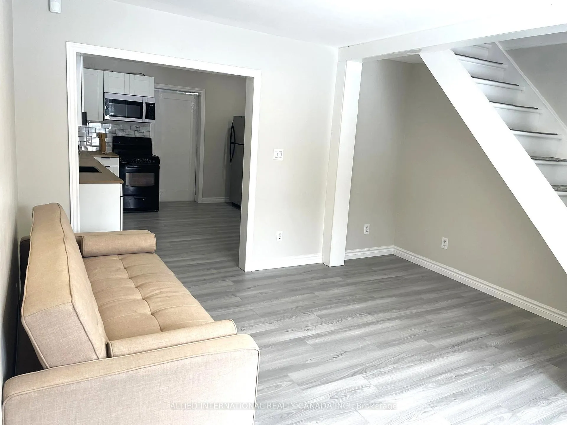 Photo 8 of 150 Tamblyn Road, Clarington, Orono — HOMEH