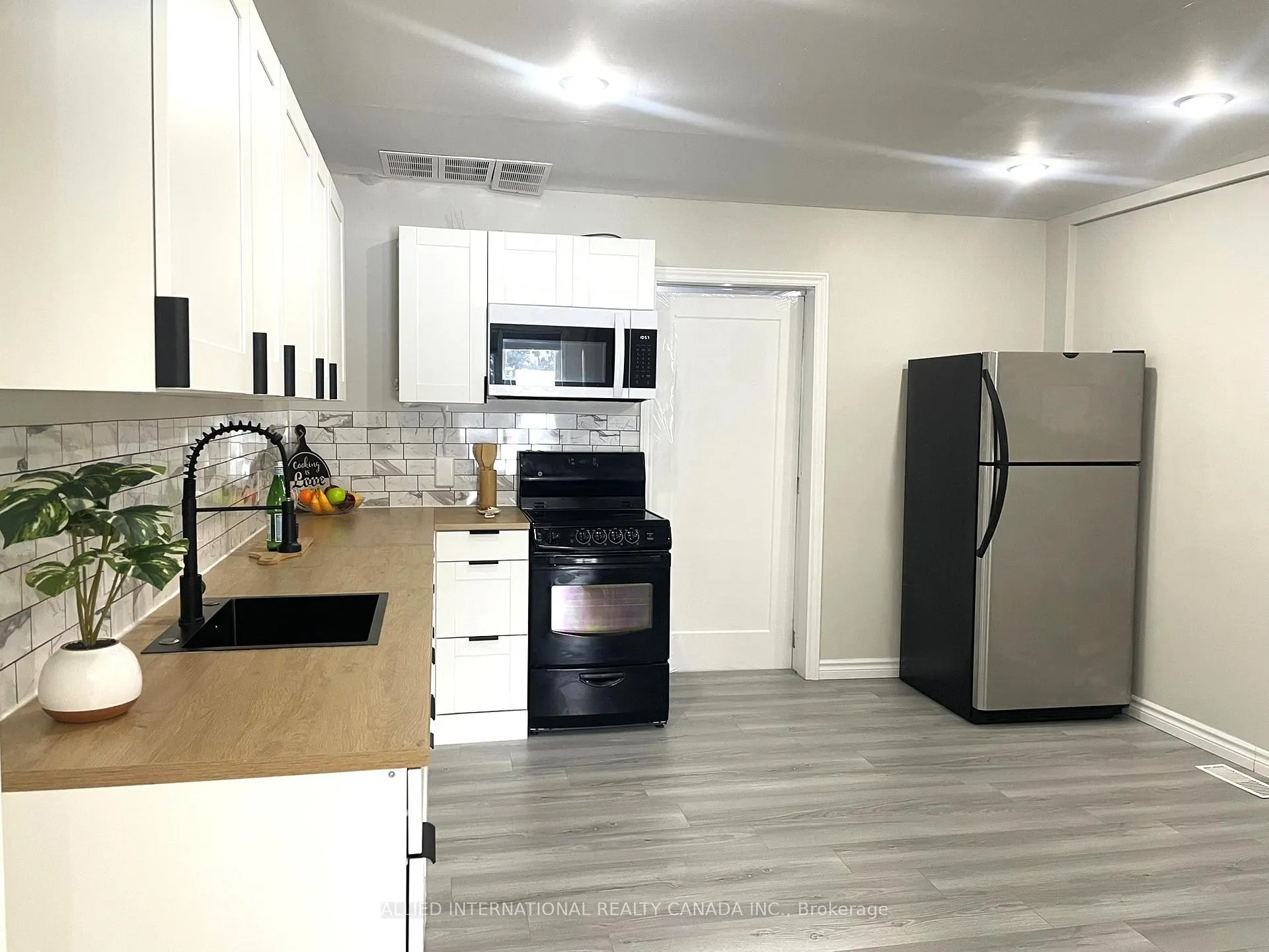 Photo 9 of 150 Tamblyn Road, Clarington, Orono — HOMEH
