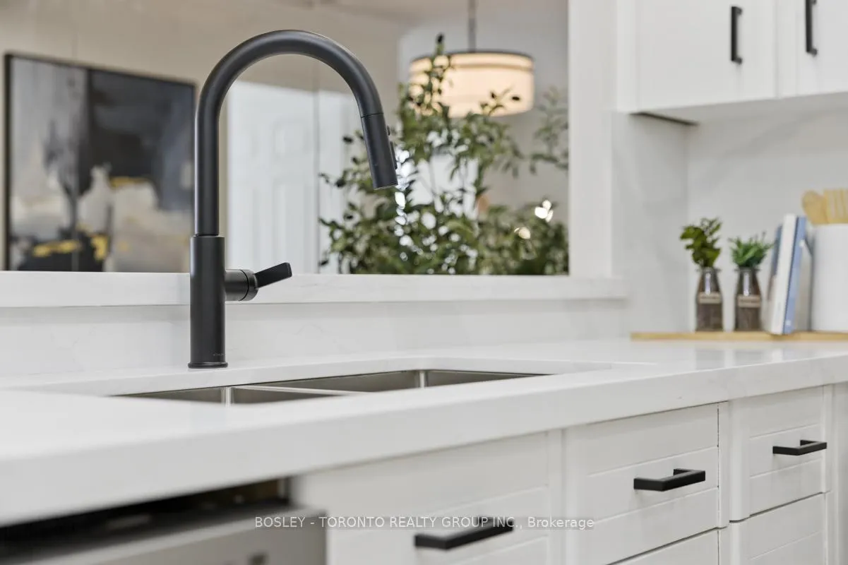 Photo 15 of Unit 1514, 268 Ridley Boulevard, Toronto, Bedford Park-Nortown — HOMEH