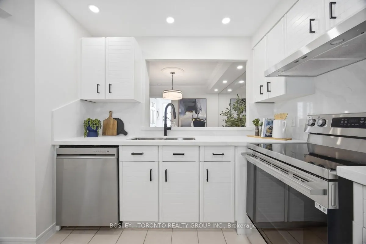 Photo 18 of Unit 1514, 268 Ridley Boulevard, Toronto, Bedford Park-Nortown — HOMEH