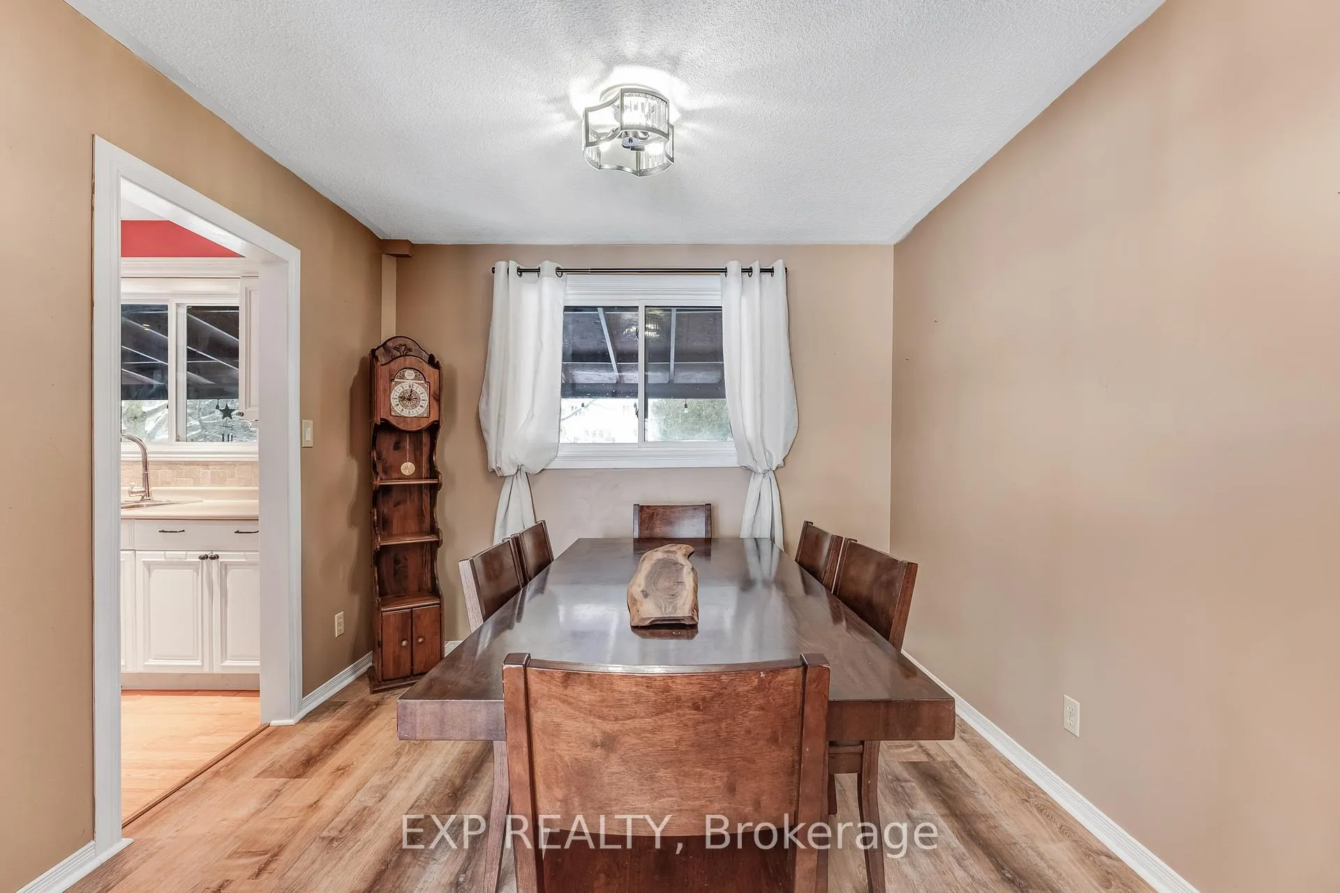 Photo 8 of 94 Cedar Street N, Uxbridge — HOMEH