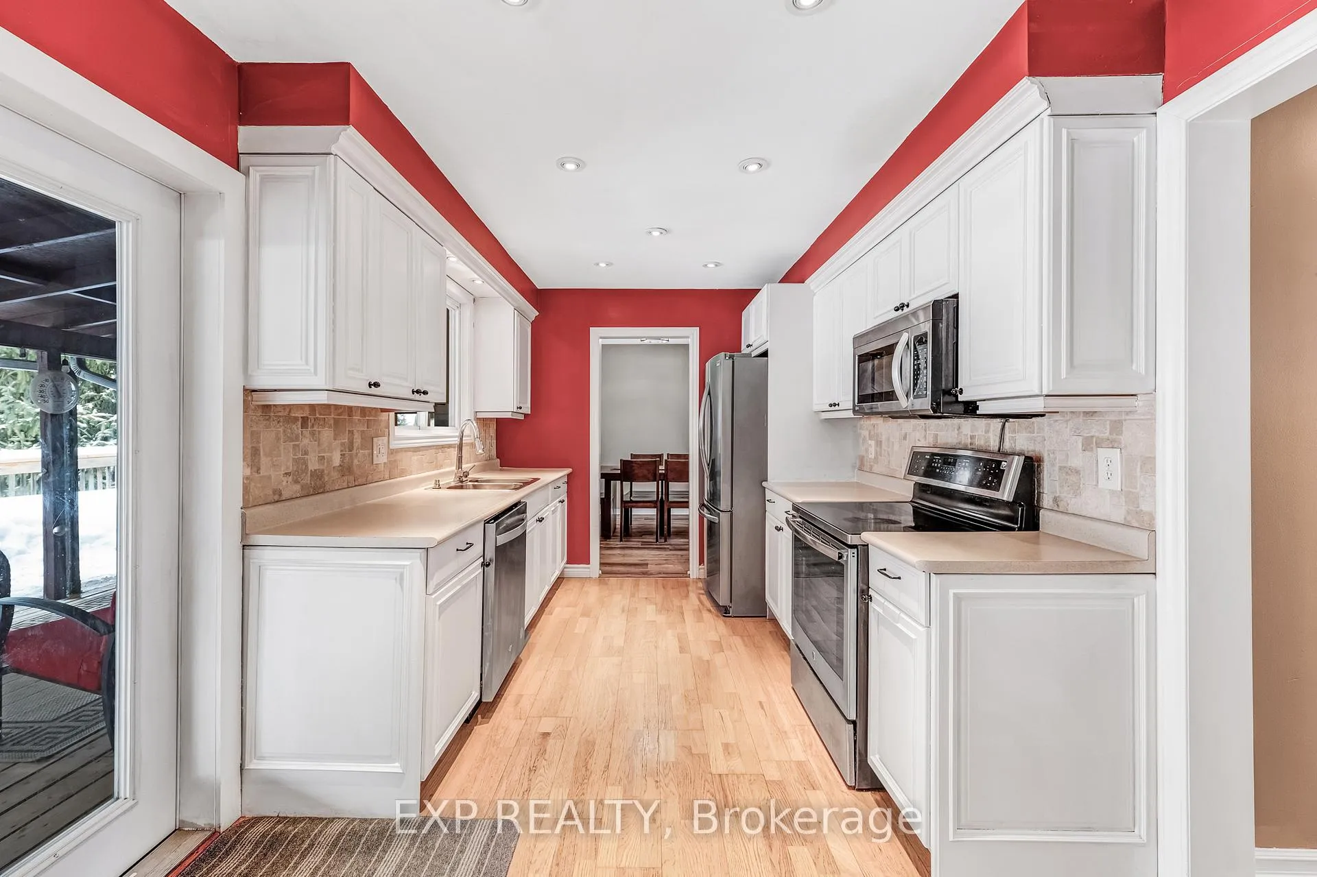 Photo 10 of 94 Cedar Street N, Uxbridge — HOMEH