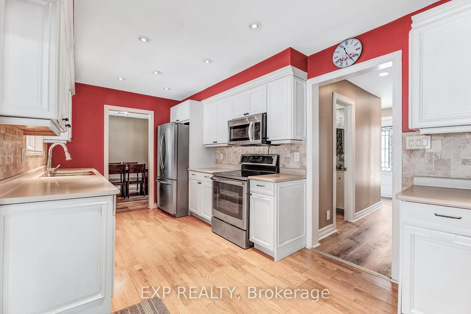 Photo 11 of 94 Cedar Street N, Uxbridge — HOMEH
