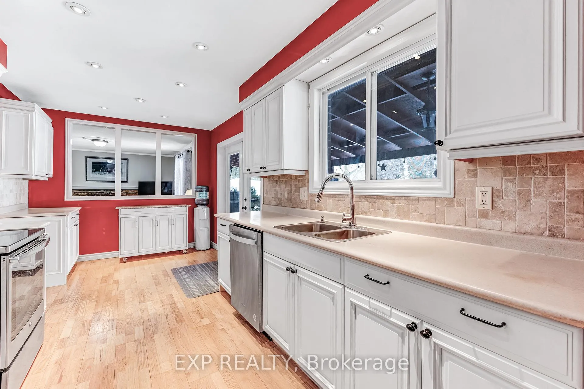 Photo 13 of 94 Cedar Street N, Uxbridge — HOMEH