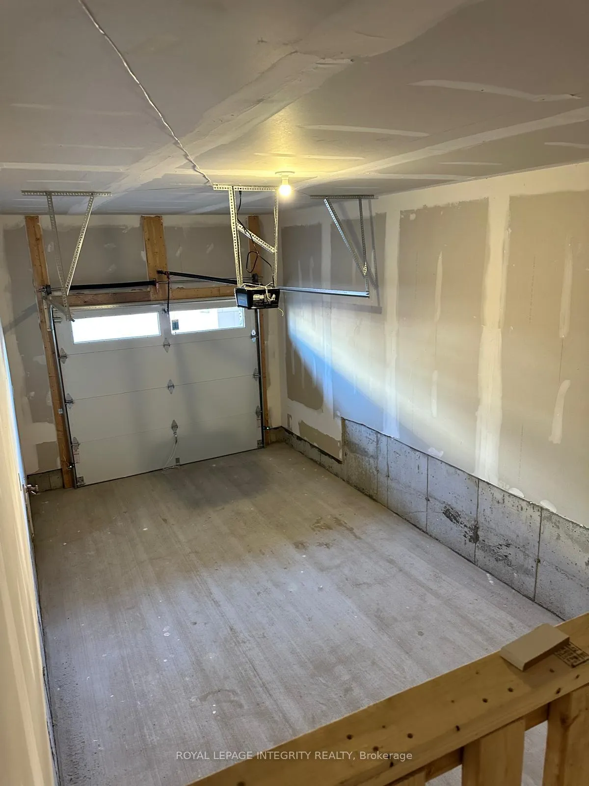Photo 5 of 70 Arinto Place, Ottawa, Kanata - Emerald Meadows/Trailwest — HOMEH