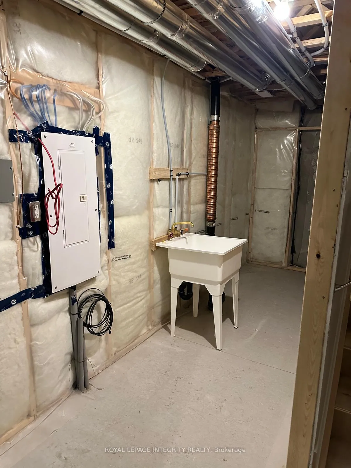 Photo 7 of 70 Arinto Place, Ottawa, Kanata - Emerald Meadows/Trailwest — HOMEH