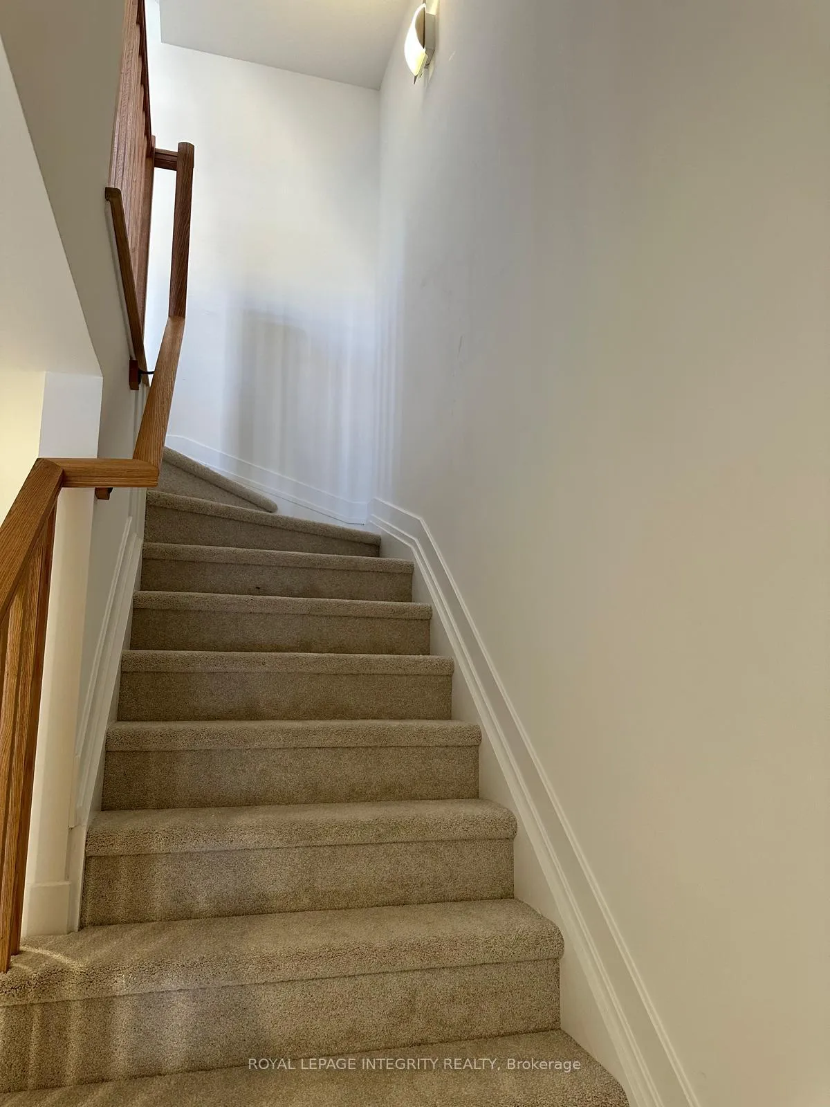 Photo 8 of 70 Arinto Place, Ottawa, Kanata - Emerald Meadows/Trailwest — HOMEH