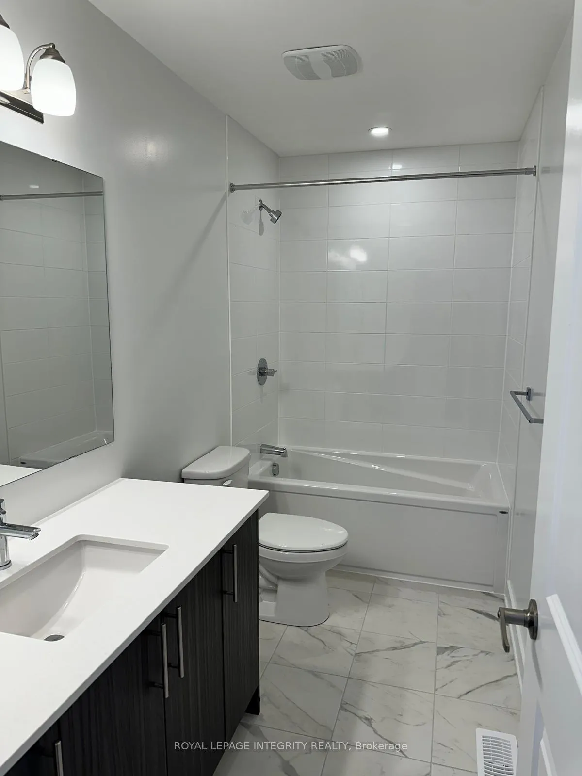 Photo 14 of 70 Arinto Place, Ottawa, Kanata - Emerald Meadows/Trailwest — HOMEH