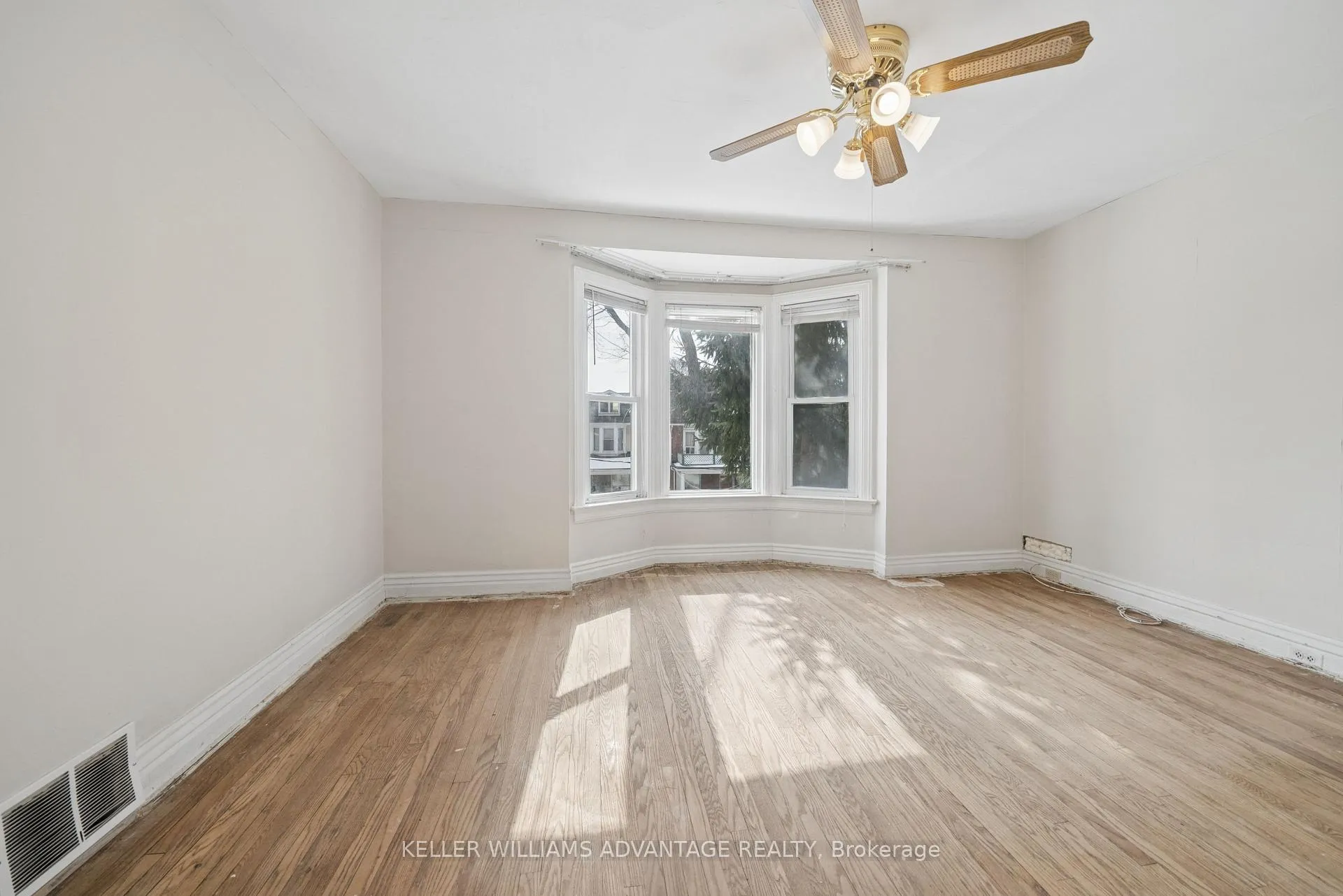 Photo 15 of 132 Ivy Avenue, Toronto, South Riverdale — HOMEH