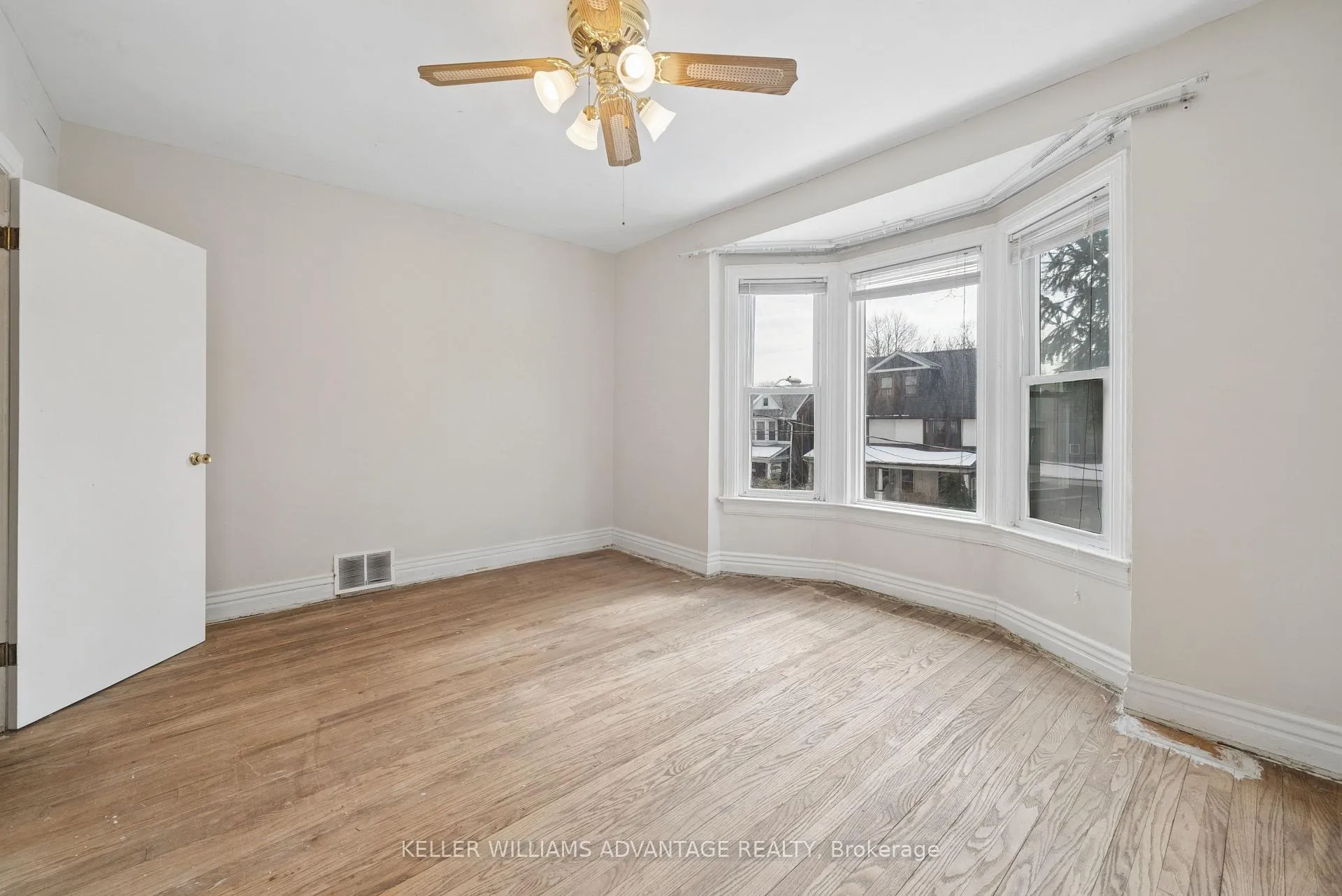 Photo 16 of 132 Ivy Avenue, Toronto, South Riverdale — HOMEH
