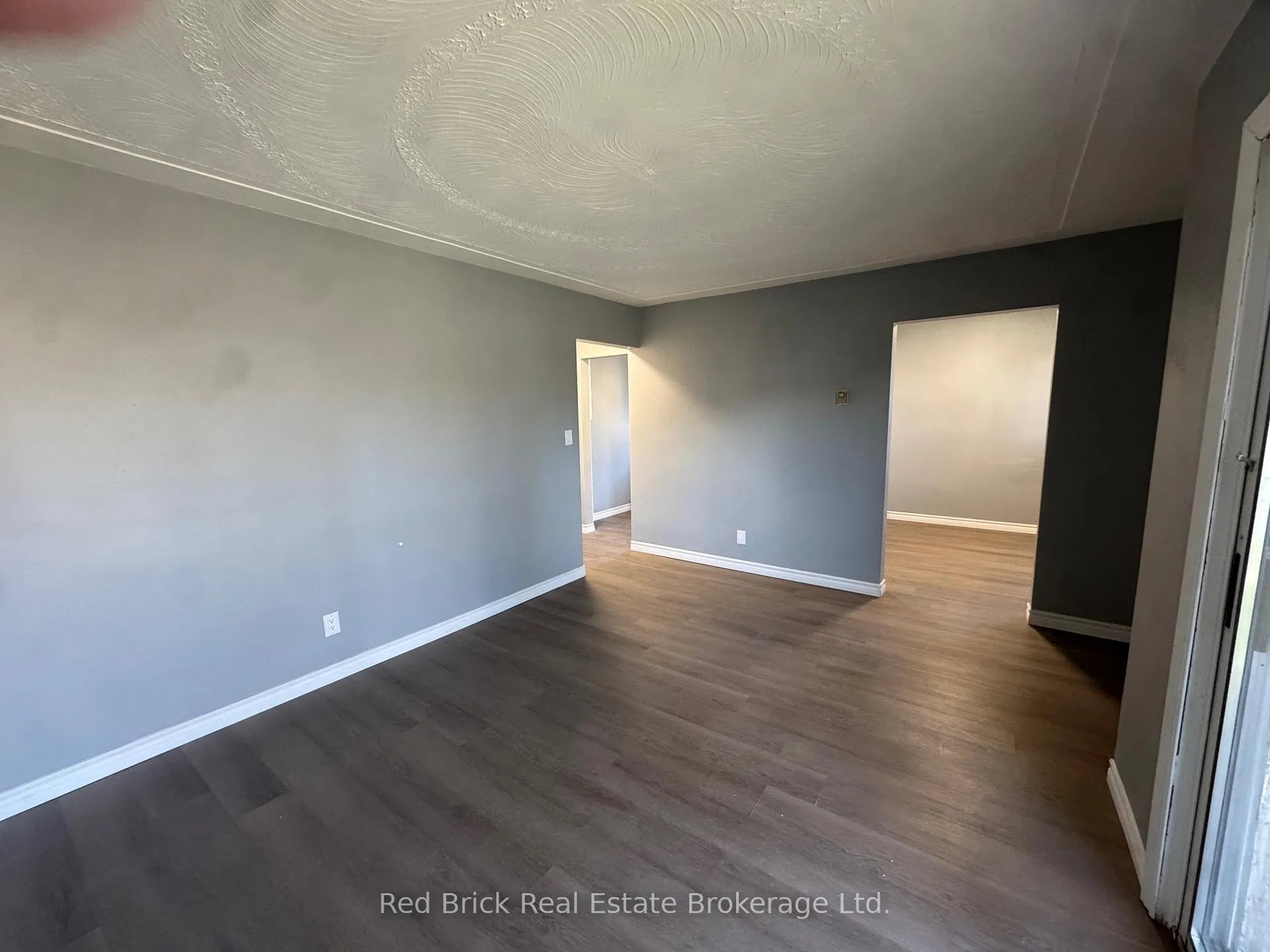Photo 9 of 204 Veronica Drive, Kitchener — HOMEH