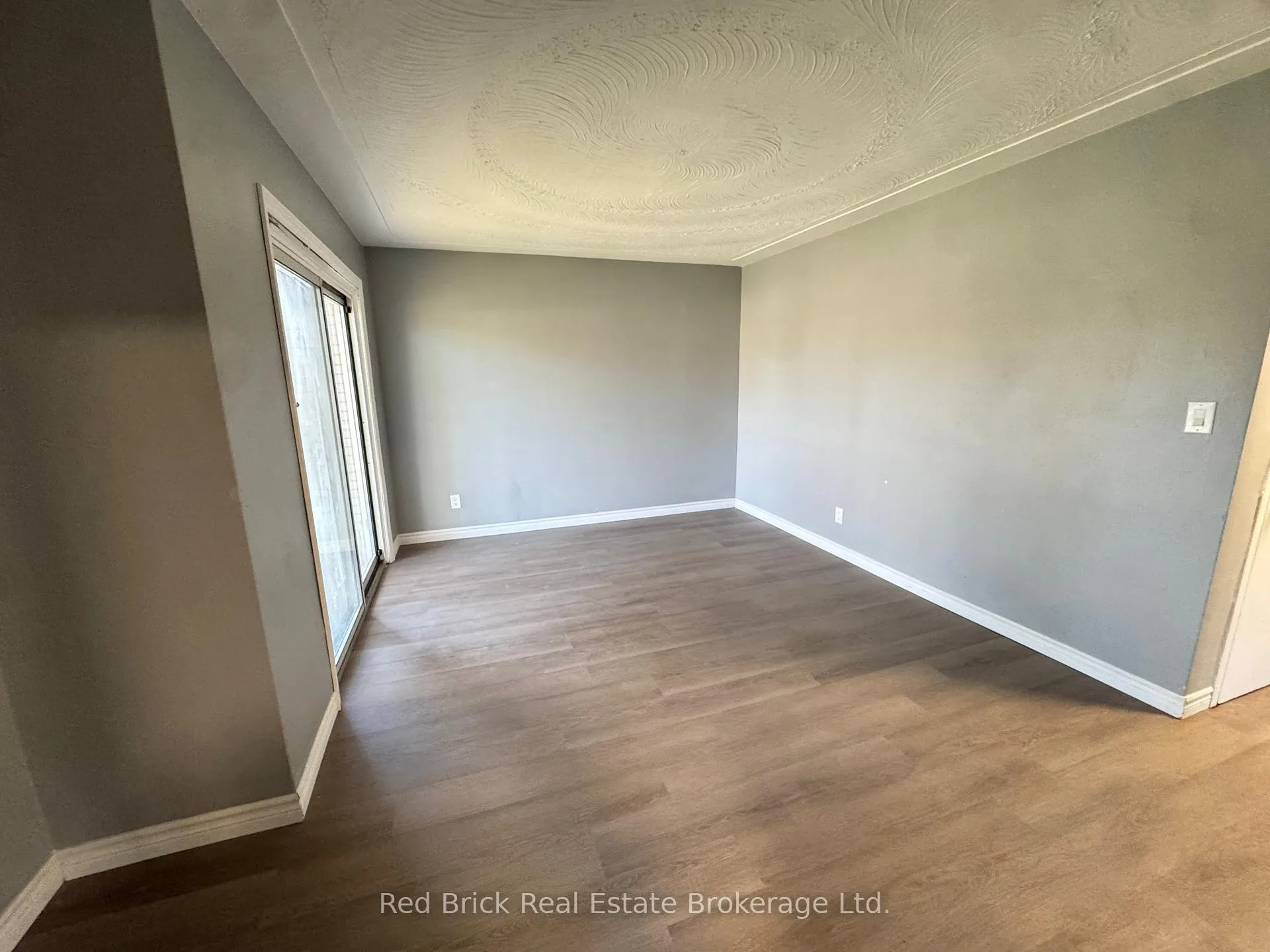 Photo 11 of 204 Veronica Drive, Kitchener — HOMEH