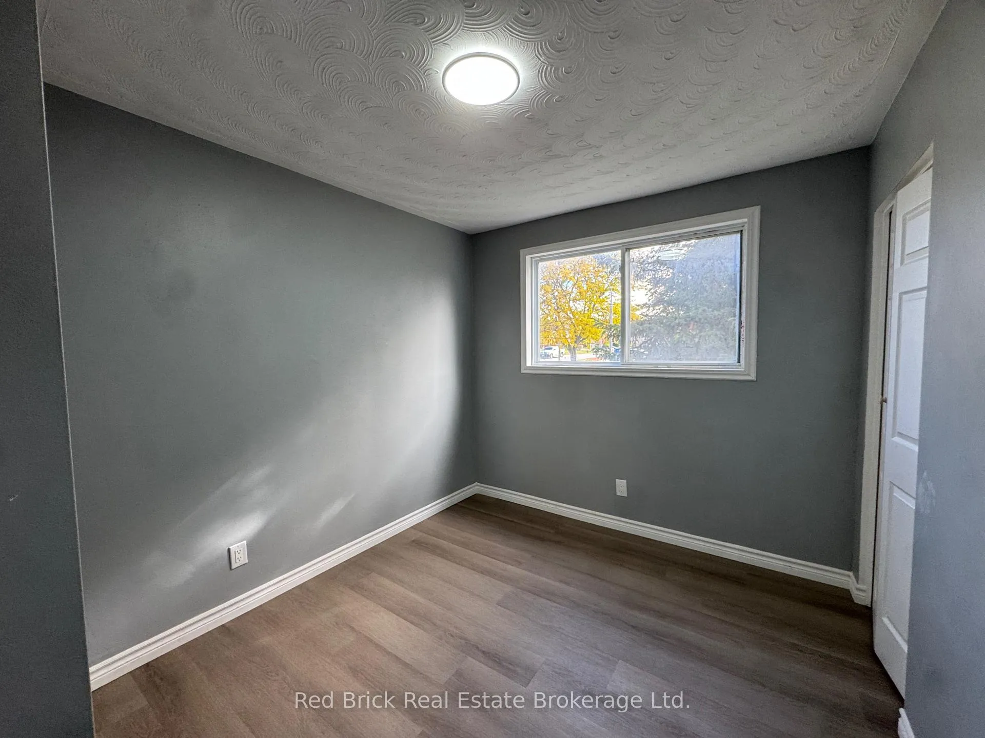 Photo 20 of 204 Veronica Drive, Kitchener — HOMEH