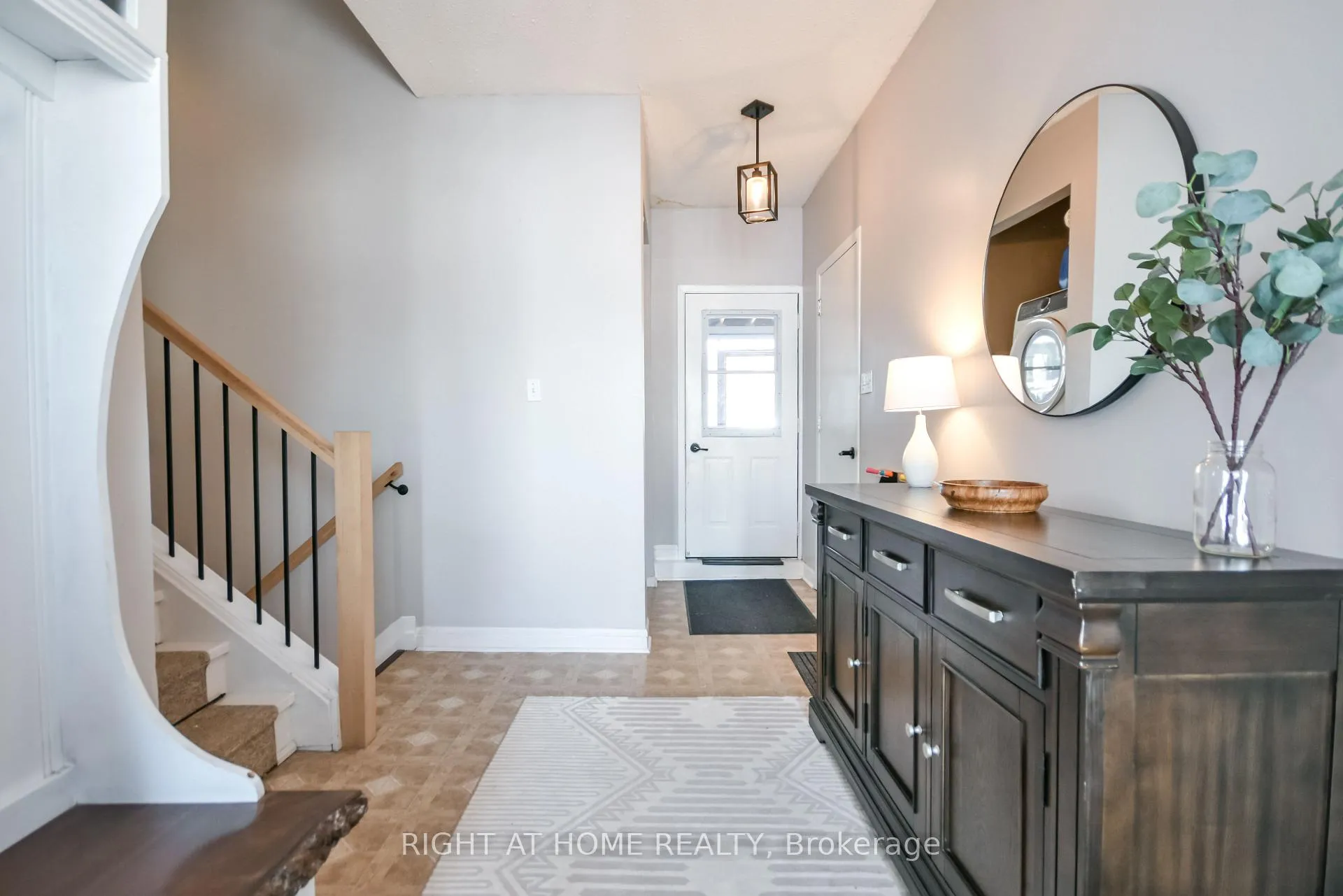 Photo 4 of 261 Crawford Street, Barrie, Ardagh — HOMEH