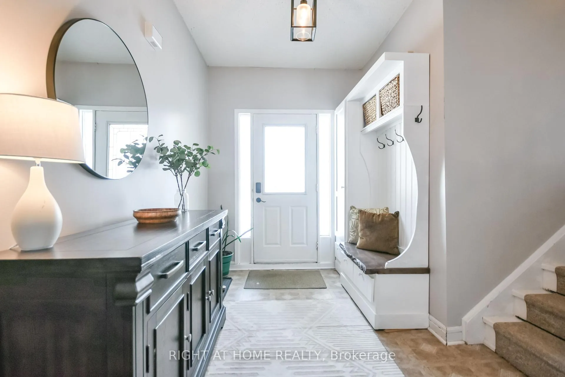 Photo 5 of 261 Crawford Street, Barrie, Ardagh — HOMEH