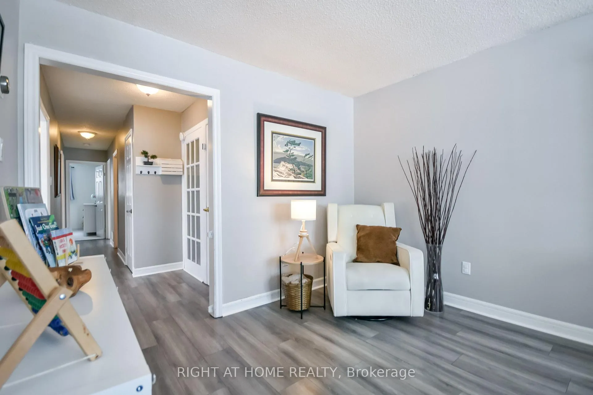 Photo 10 of 261 Crawford Street, Barrie, Ardagh — HOMEH