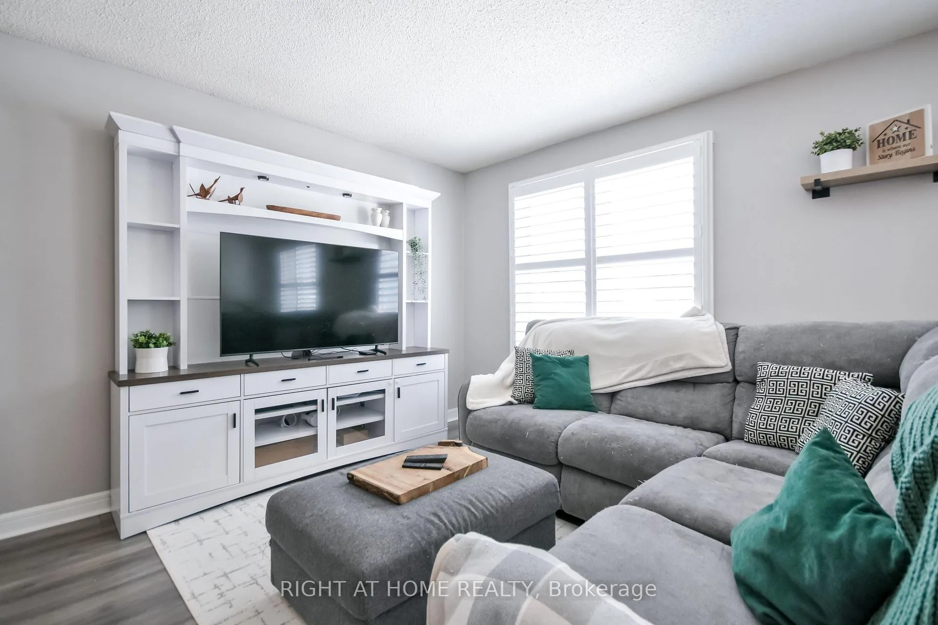 Photo 12 of 261 Crawford Street, Barrie, Ardagh — HOMEH