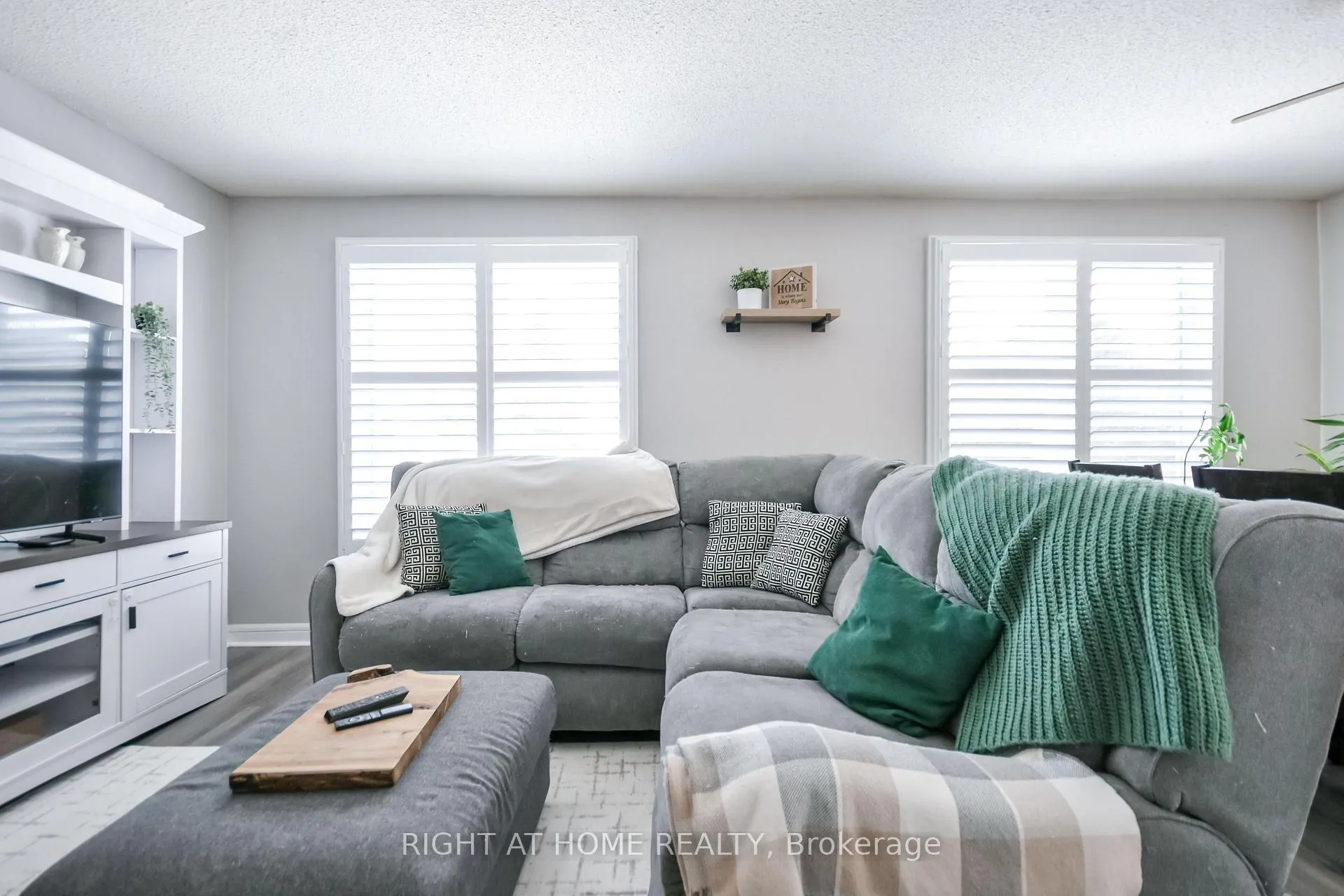 Photo 13 of 261 Crawford Street, Barrie, Ardagh — HOMEH