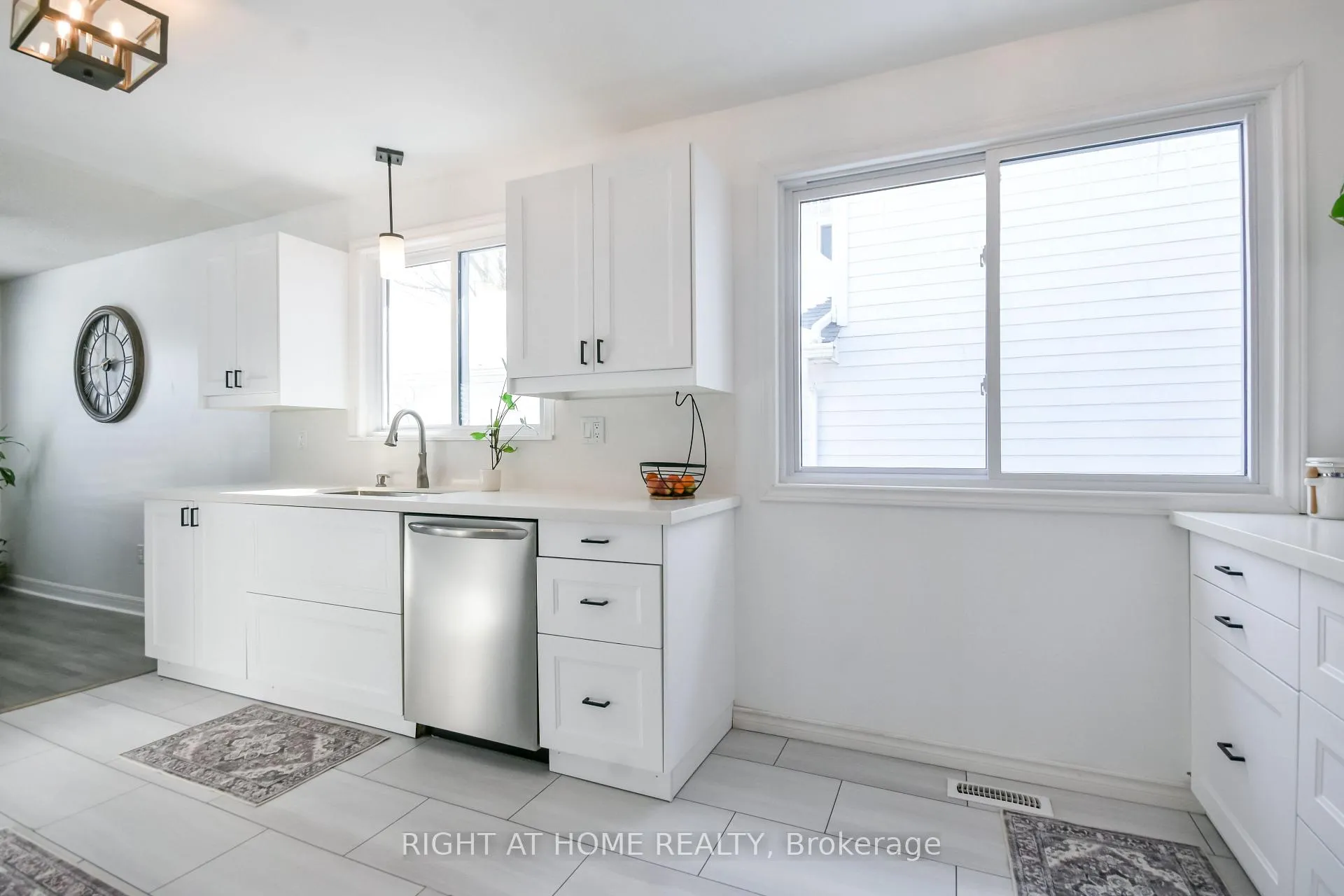 Photo 19 of 261 Crawford Street, Barrie, Ardagh — HOMEH