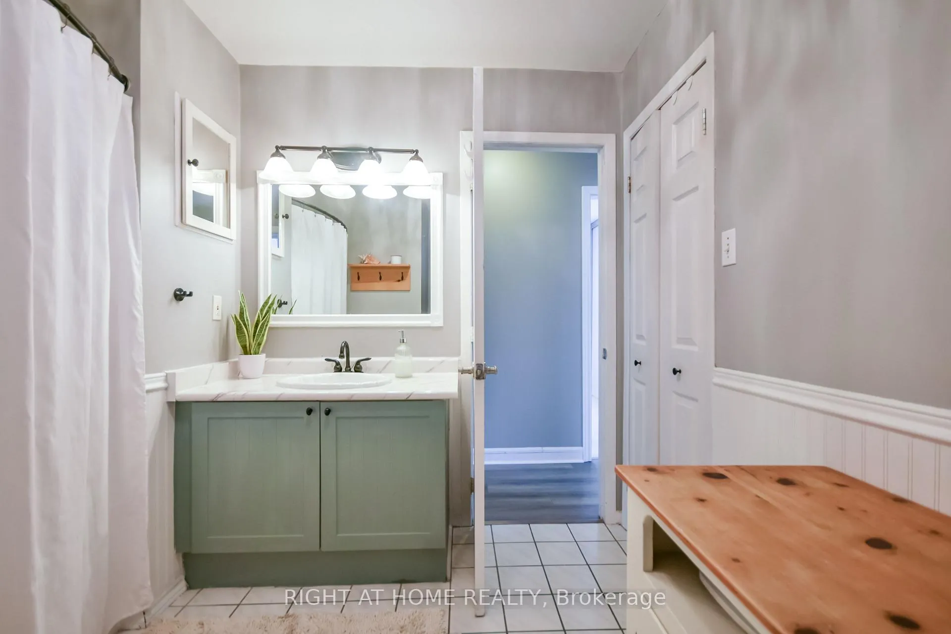 Photo 30 of 261 Crawford Street, Barrie, Ardagh — HOMEH