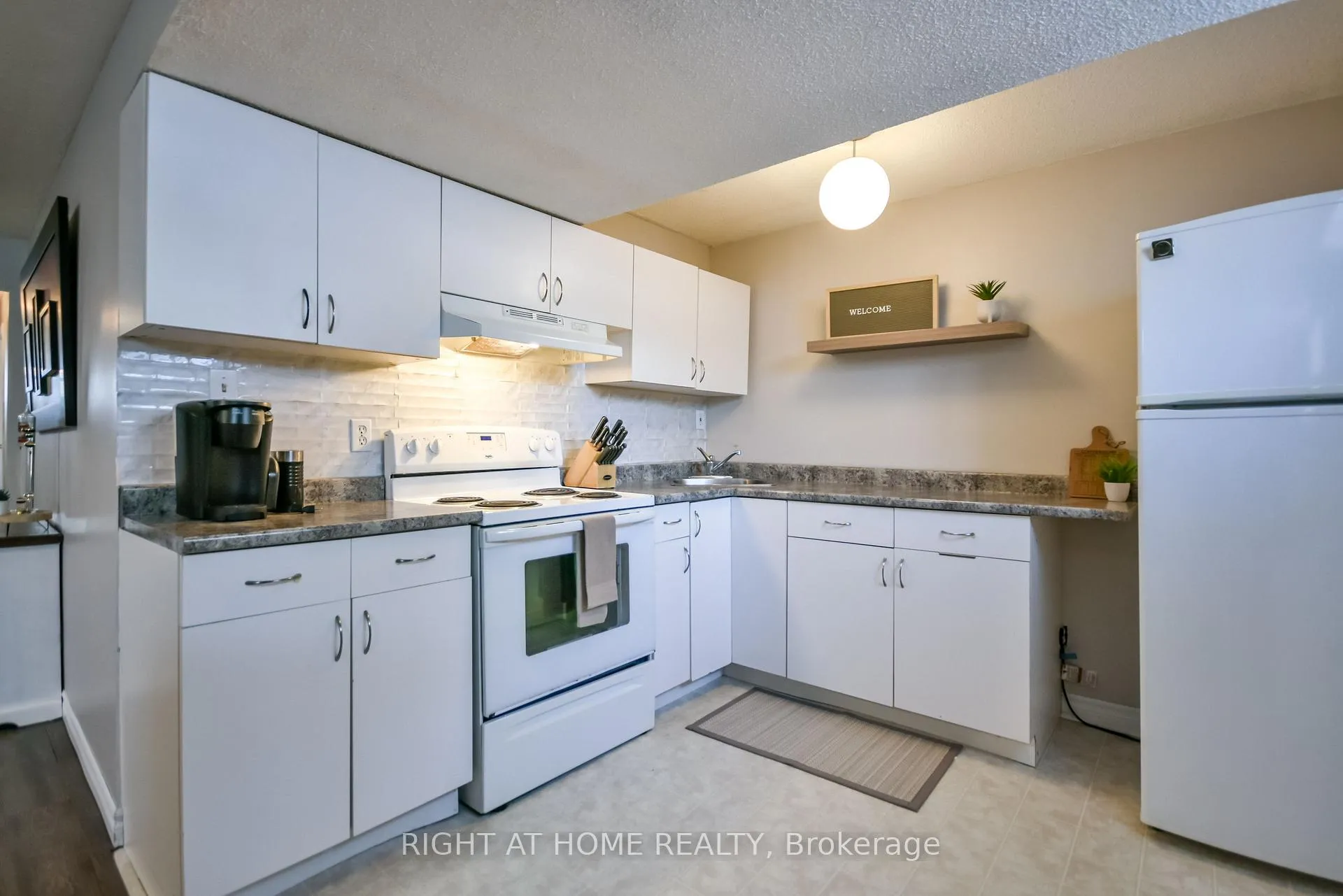 Photo 38 of 261 Crawford Street, Barrie, Ardagh — HOMEH
