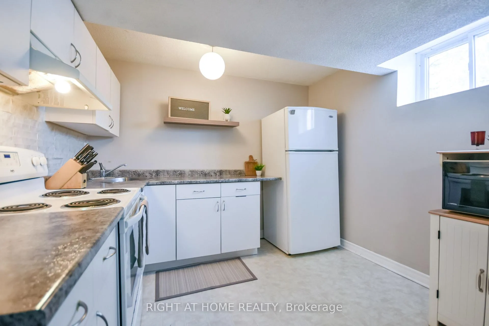 Photo 39 of 261 Crawford Street, Barrie, Ardagh — HOMEH