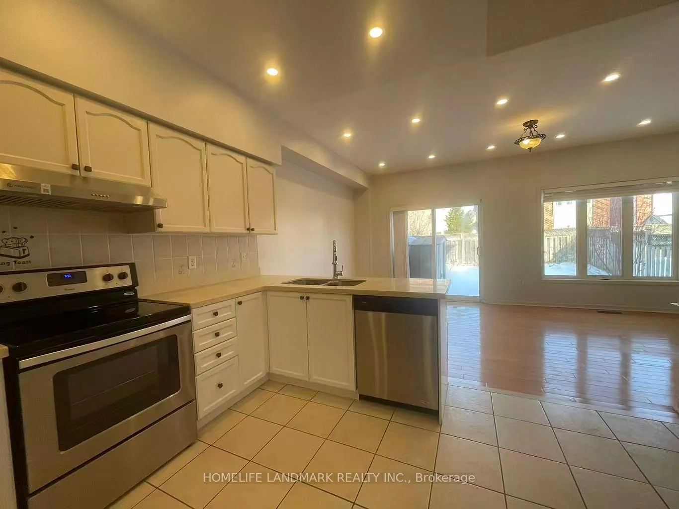 Photo 5 of 53 Ralph Chalmers Avenue, Markham, Wismer — HOMEH