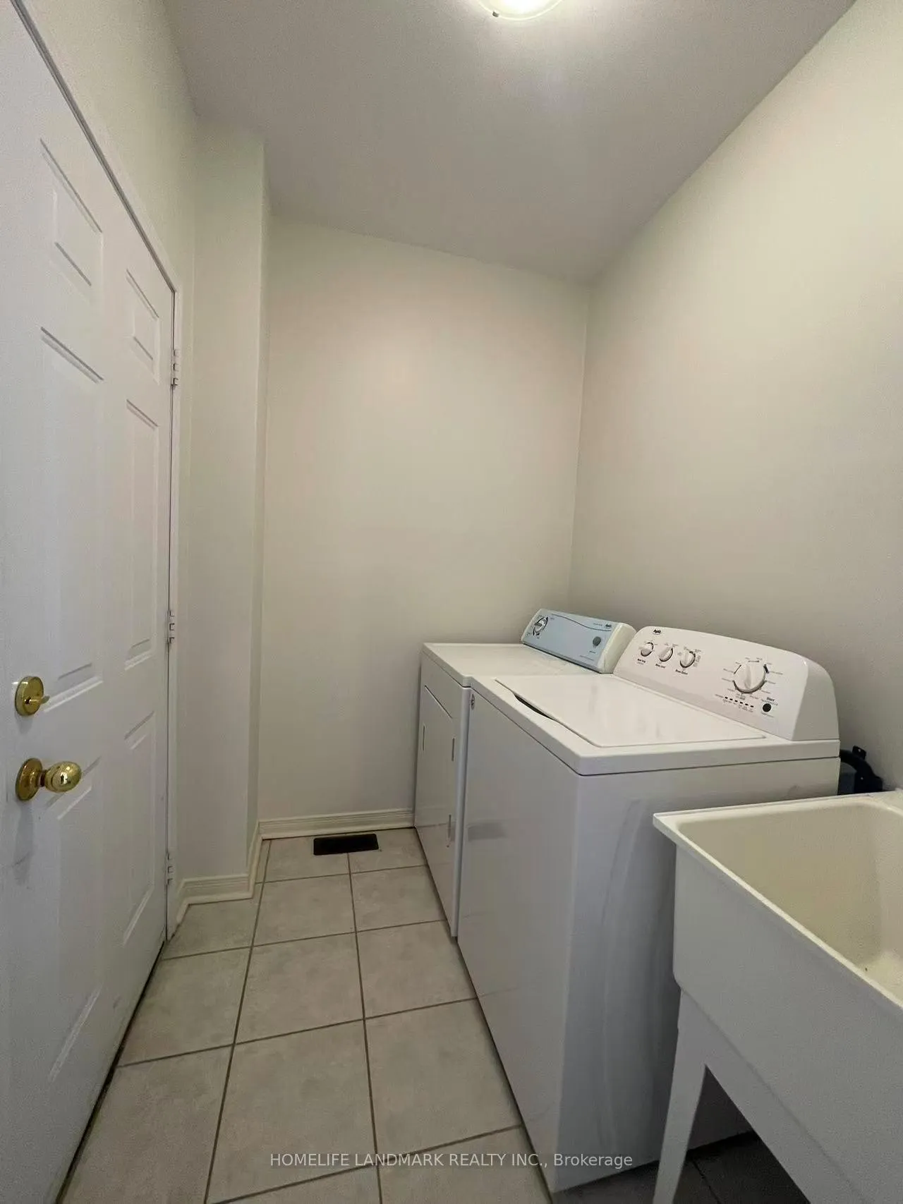 Photo 10 of 53 Ralph Chalmers Avenue, Markham, Wismer — HOMEH