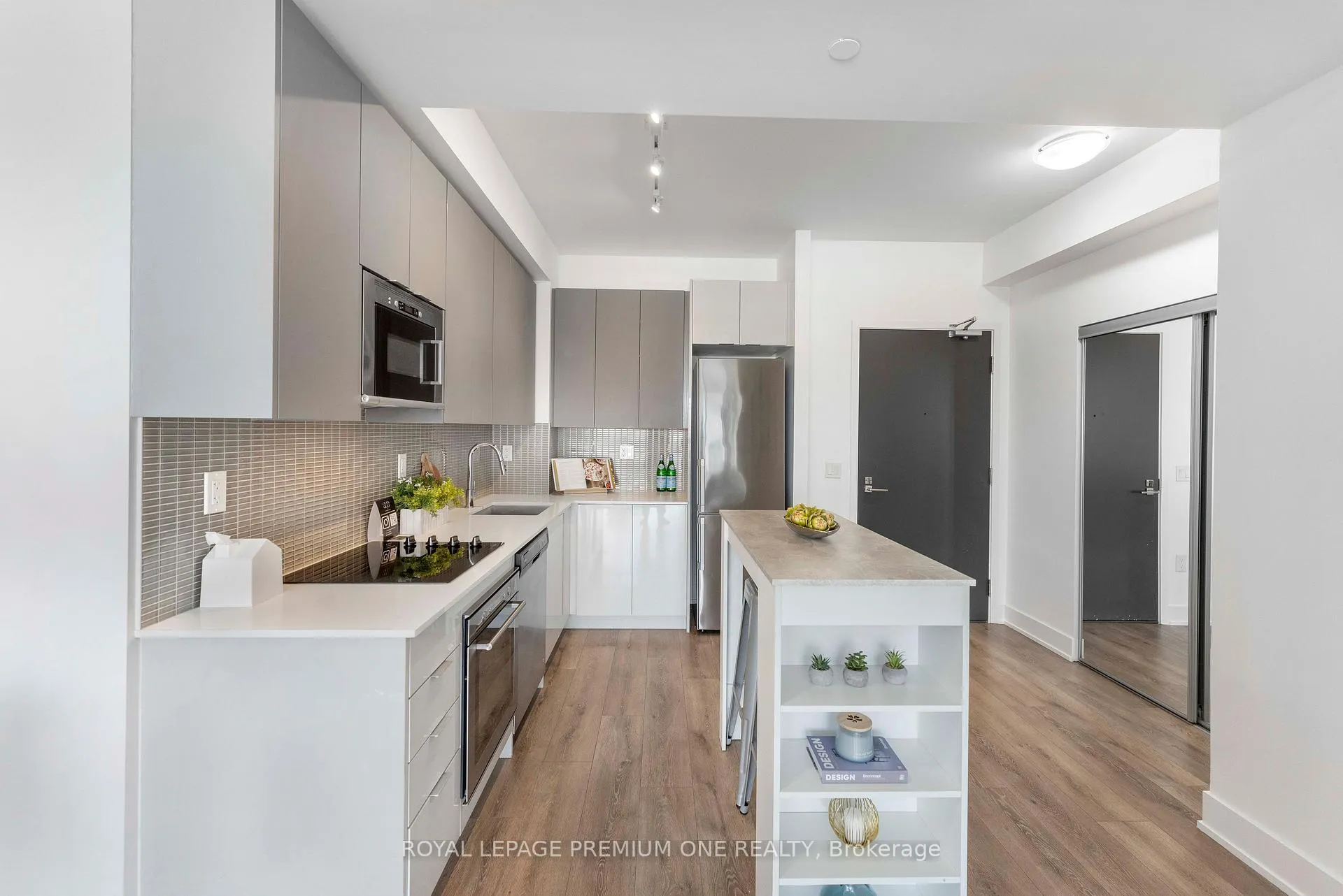Photo 8 of Unit 901, 2908 Highway 7 Road, Vaughan, Concord — HOMEH