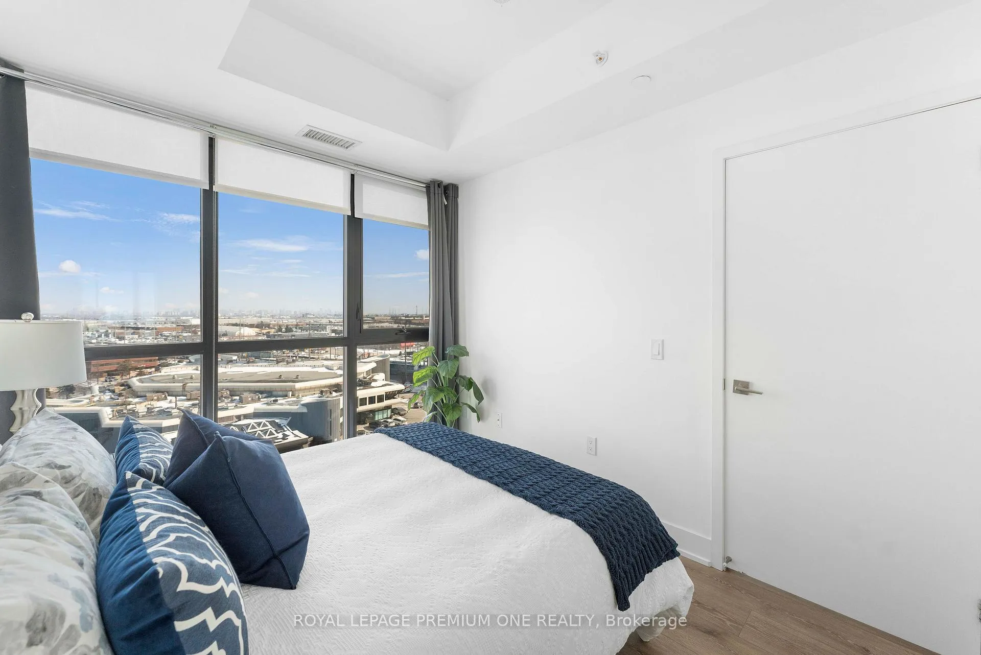 Photo 19 of Unit 901, 2908 Highway 7 Road, Vaughan, Concord — HOMEH