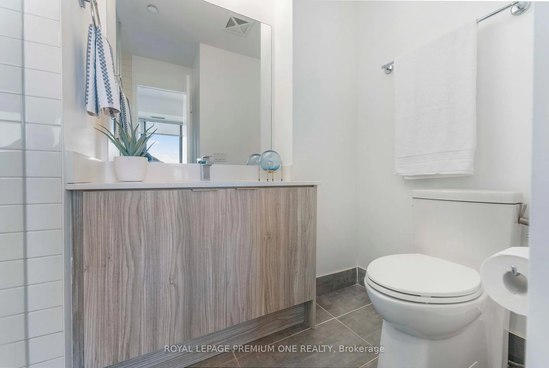 Photo 22 of Unit 901, 2908 Highway 7 Road, Vaughan, Concord — HOMEH