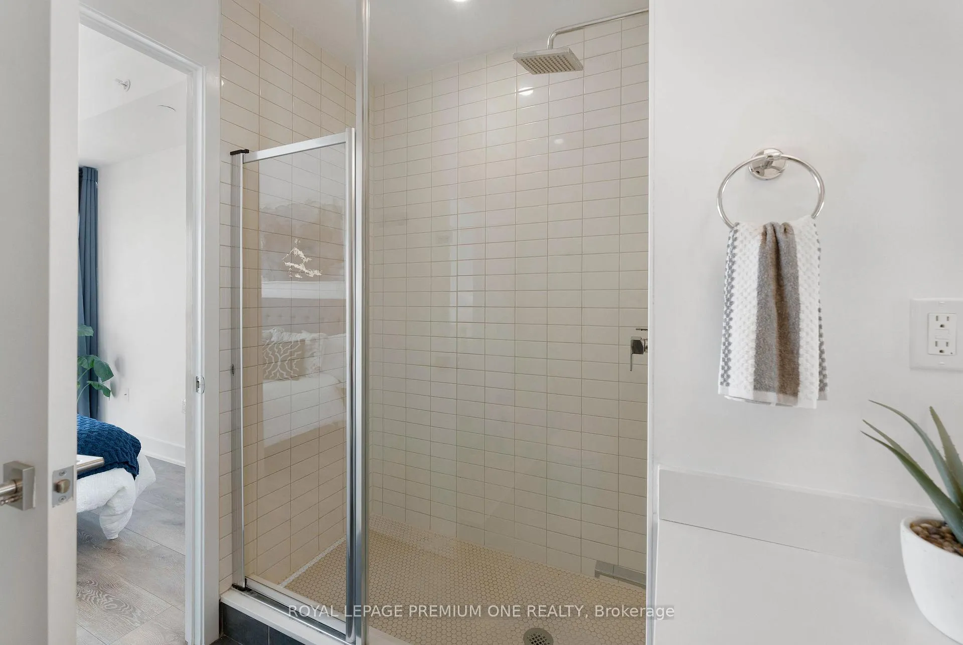 Photo 23 of Unit 901, 2908 Highway 7 Road, Vaughan, Concord — HOMEH