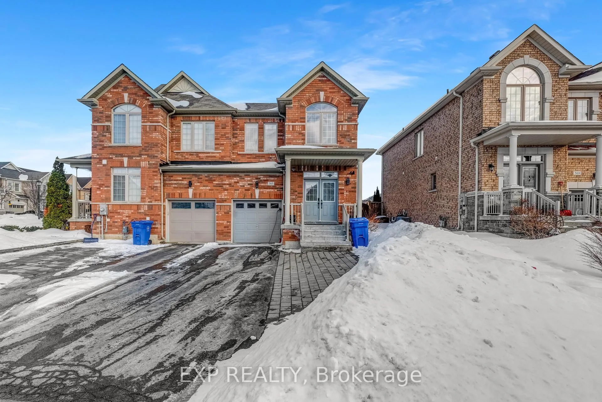 Front of 565 Foxcroft Boulevard