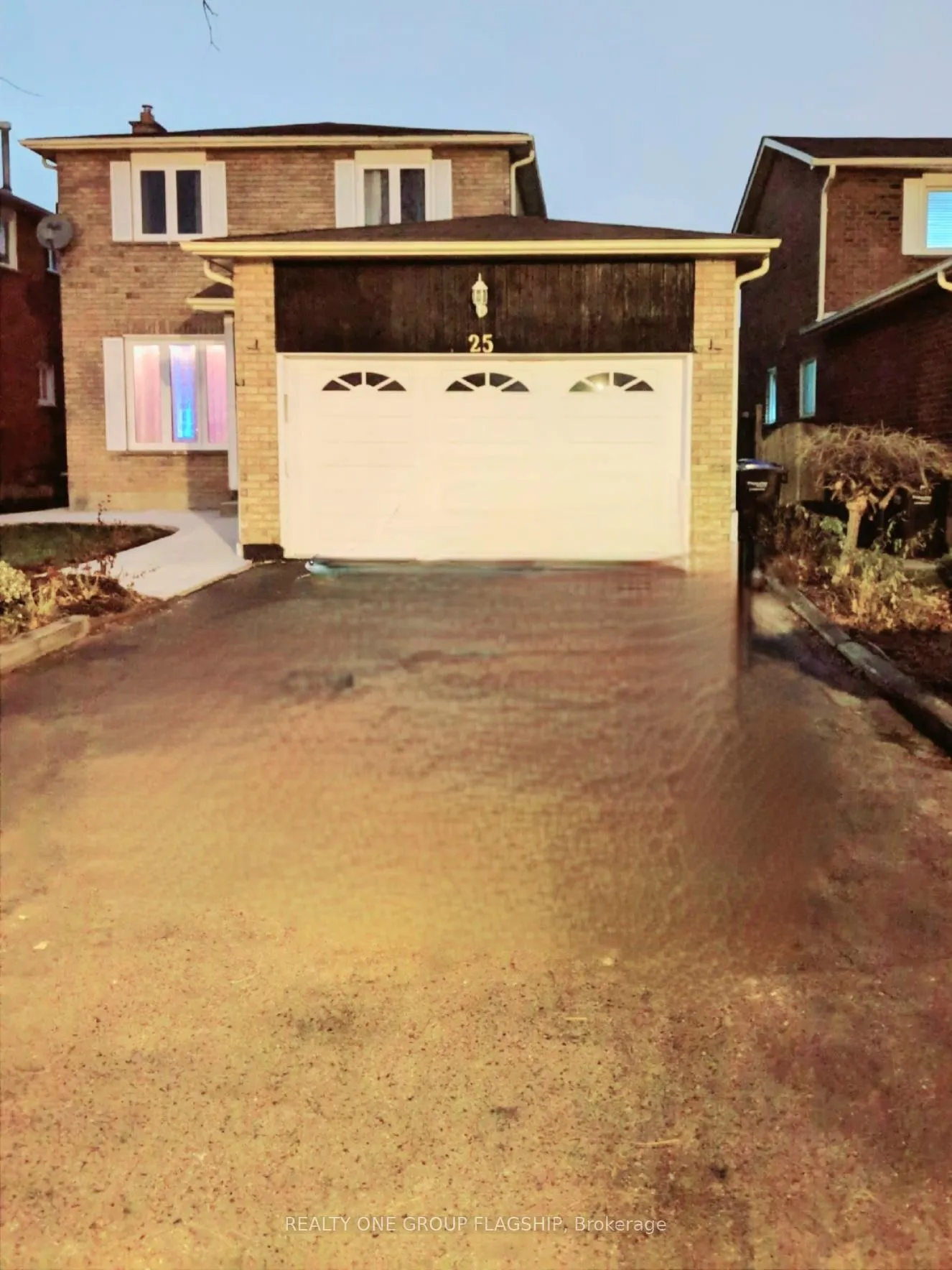 Photo 3 of 25 Stillwater Crescent N, Brampton, Bram West — HOMEH