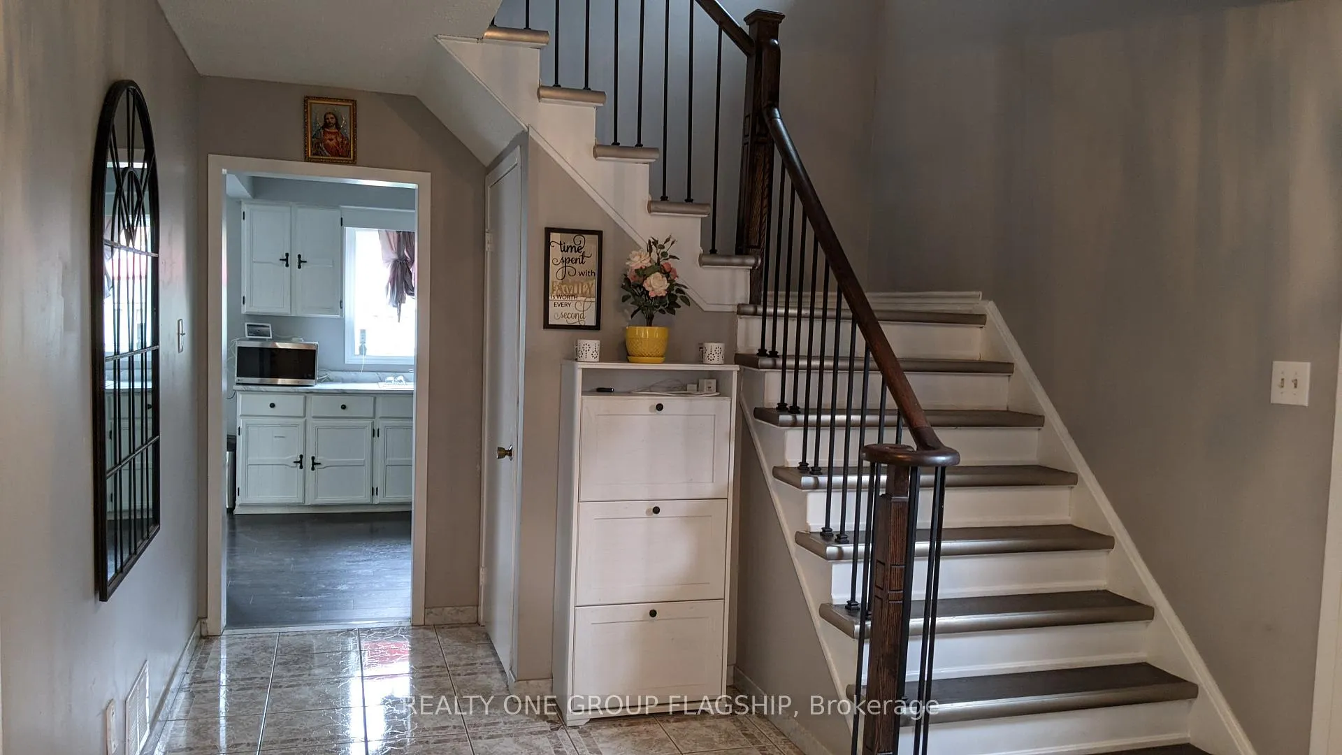 Photo 4 of 25 Stillwater Crescent N, Brampton, Bram West — HOMEH