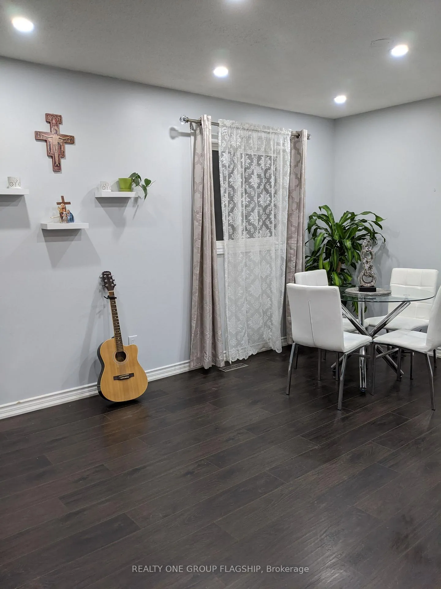 Photo 12 of 25 Stillwater Crescent N, Brampton, Bram West — HOMEH