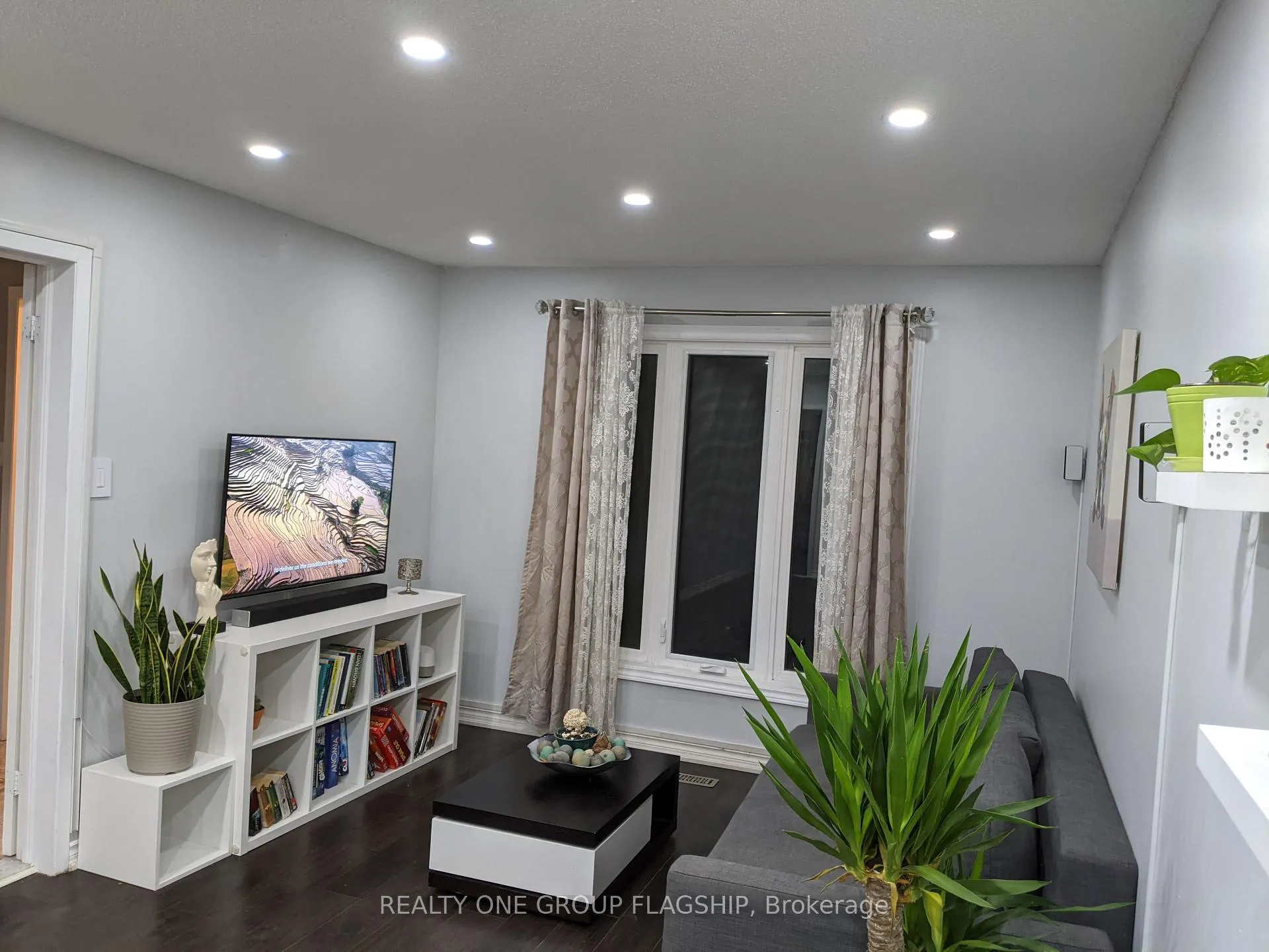 Photo 15 of 25 Stillwater Crescent N, Brampton, Bram West — HOMEH