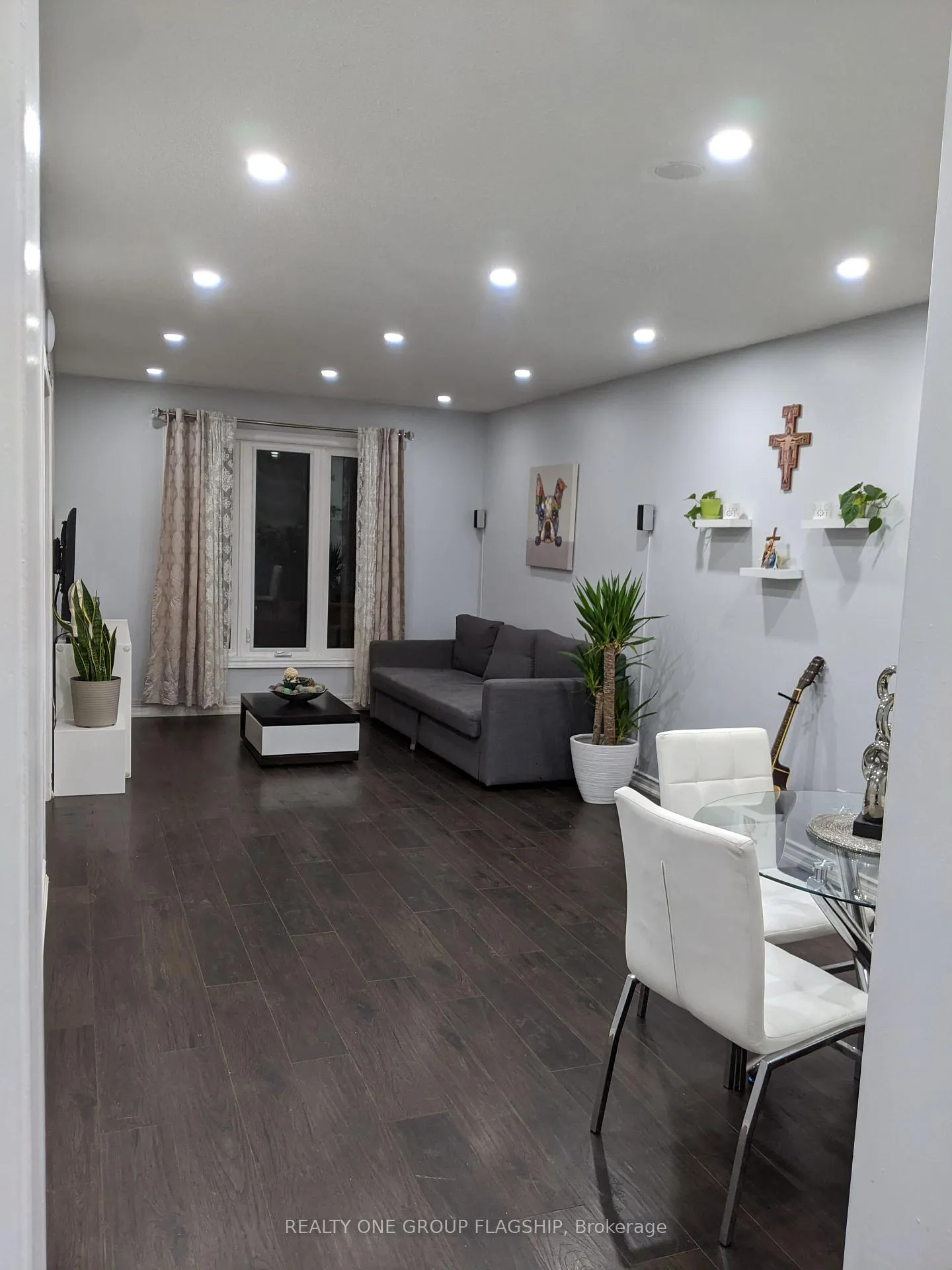 Photo 16 of 25 Stillwater Crescent N, Brampton, Bram West — HOMEH