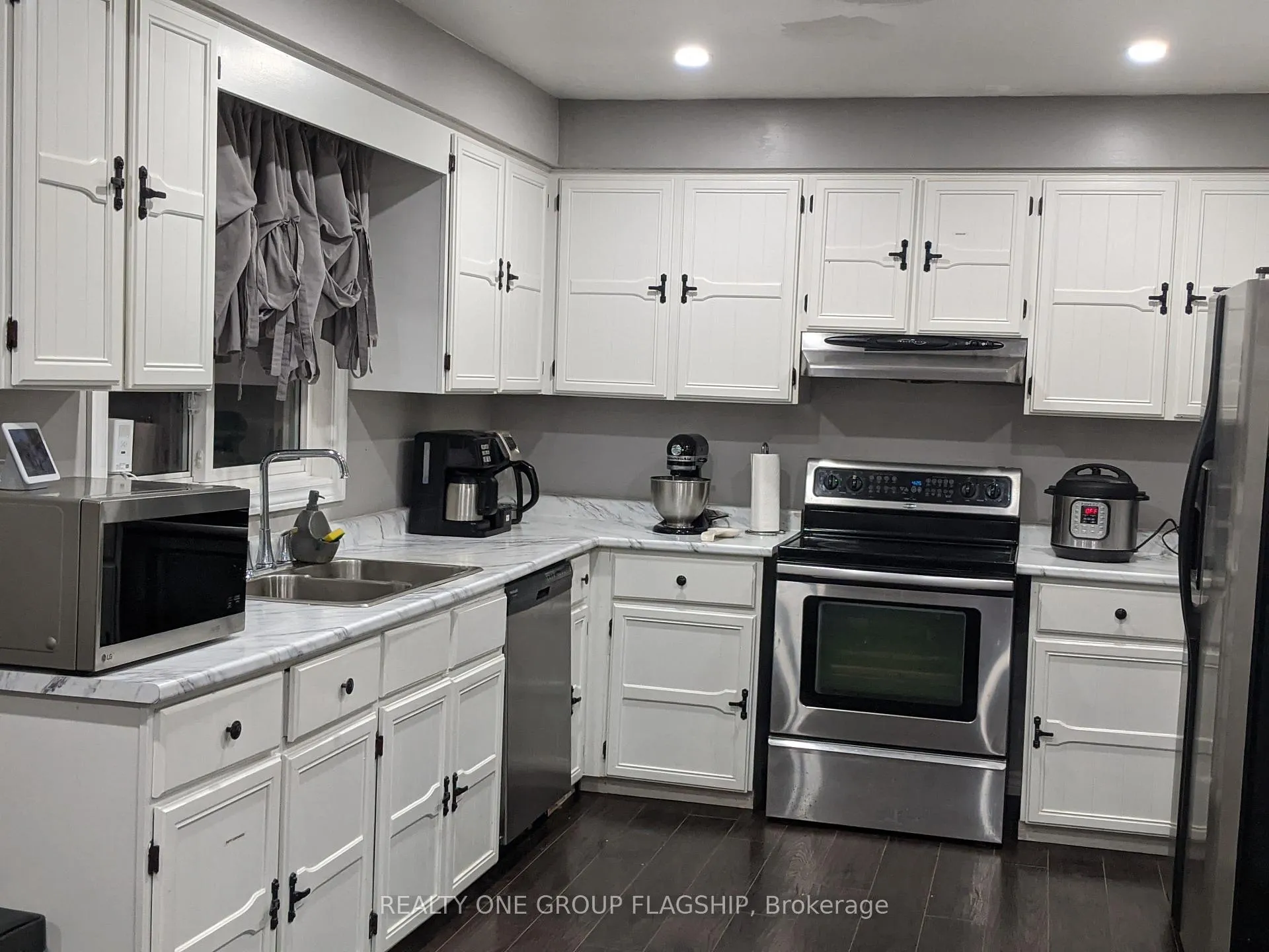 Photo 19 of 25 Stillwater Crescent N, Brampton, Bram West — HOMEH