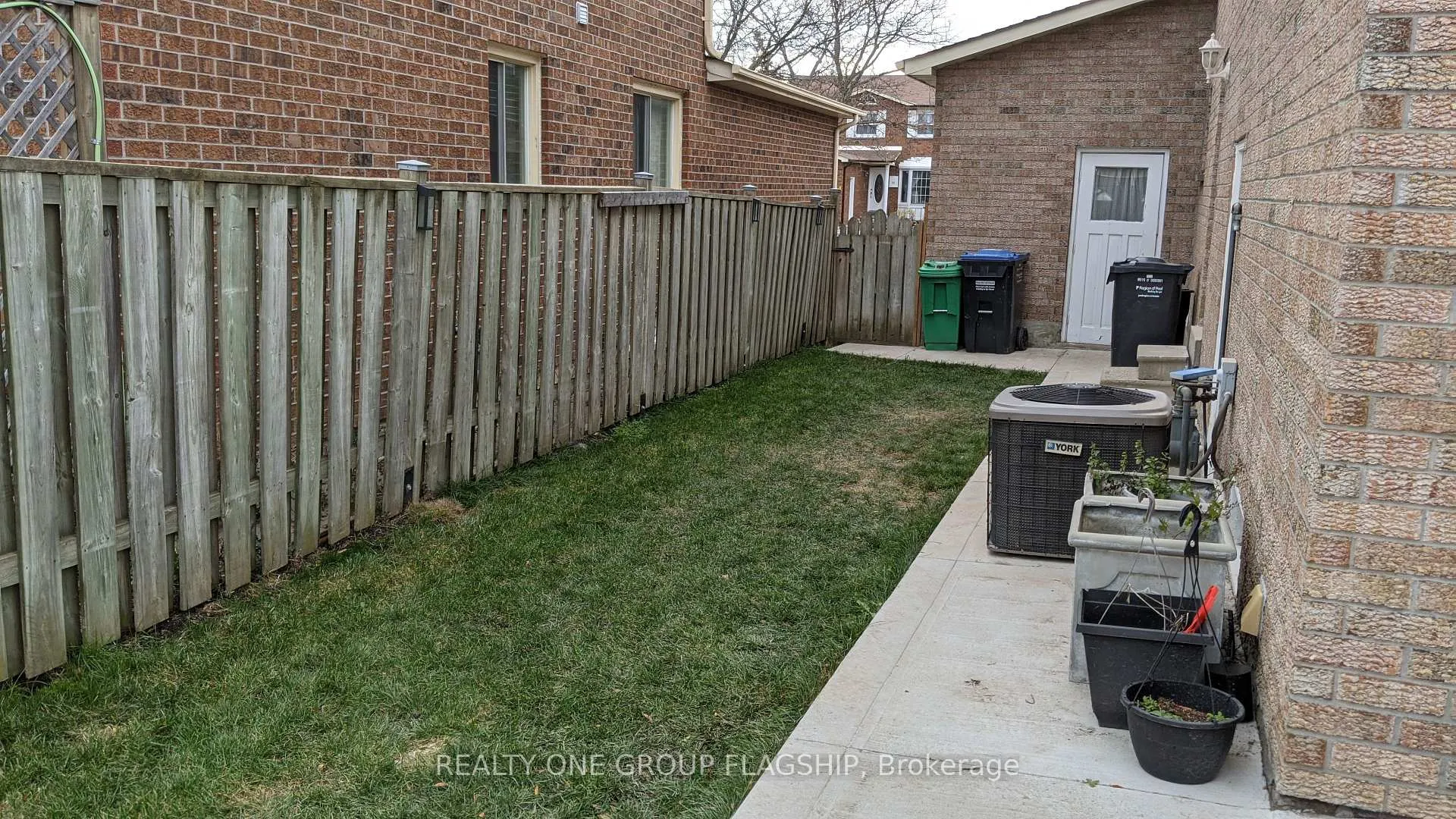 Photo 48 of 25 Stillwater Crescent N, Brampton, Bram West — HOMEH