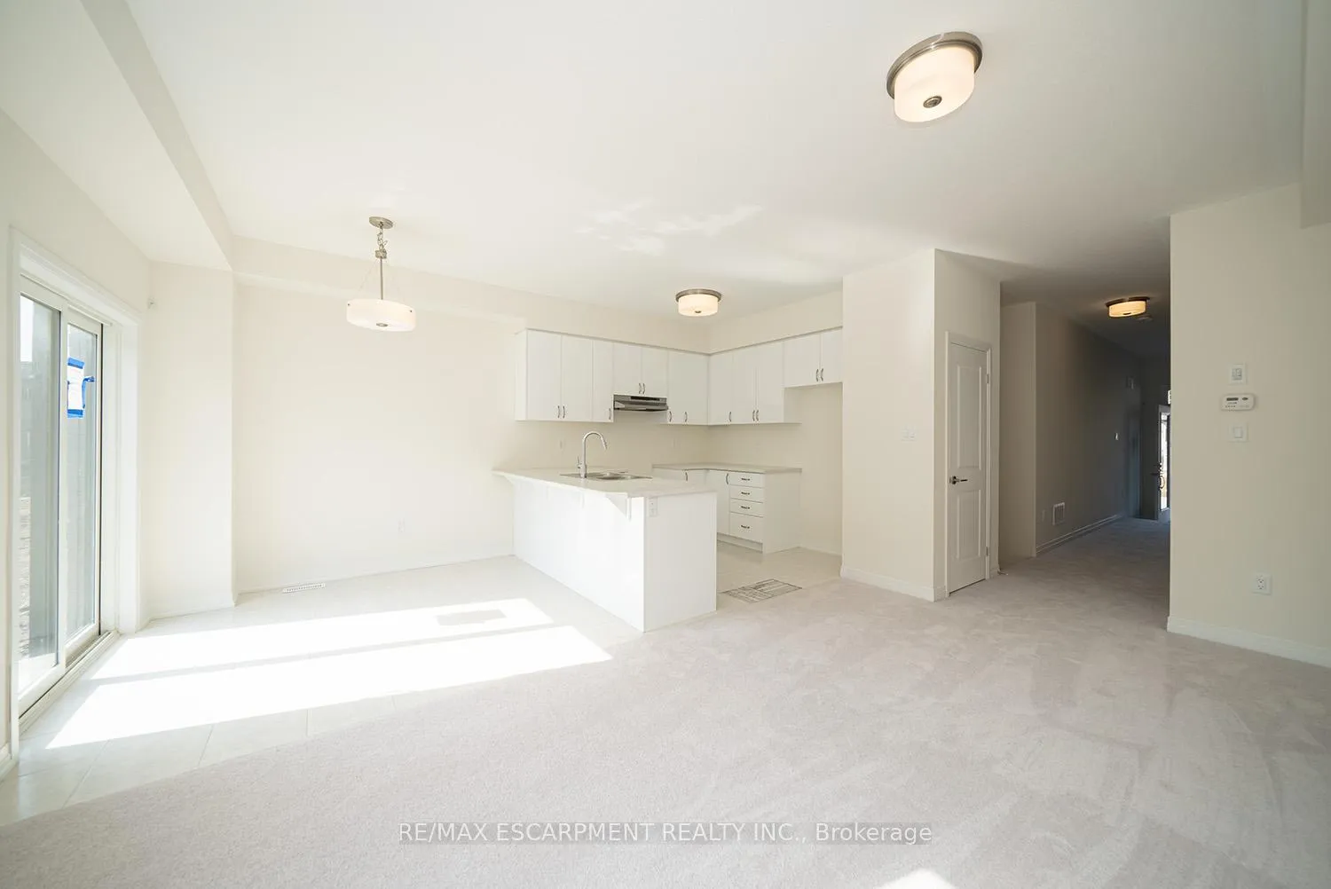 Photo 9 of 20 Dennis Avenue, Brantford — HOMEH