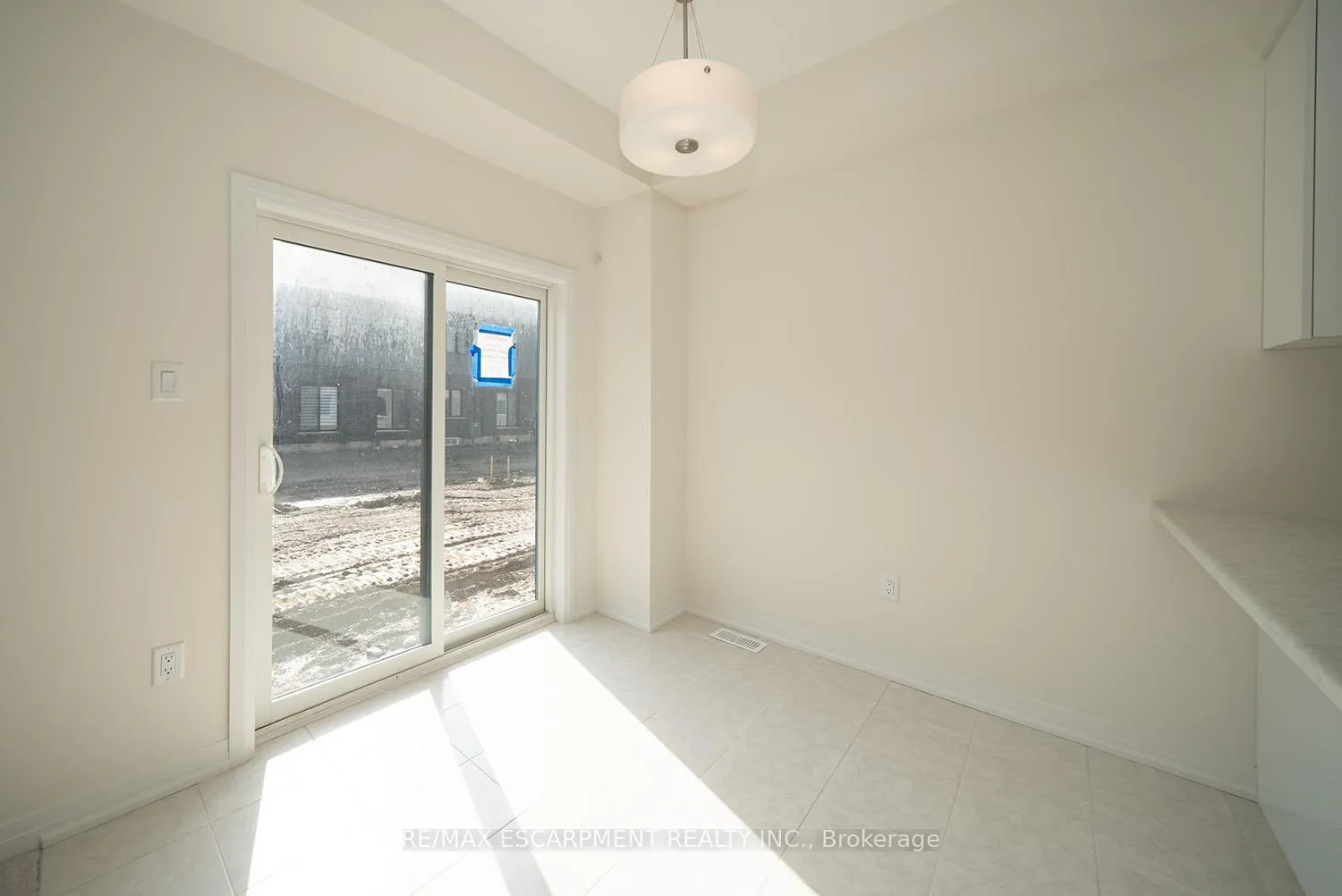 Photo 10 of 20 Dennis Avenue, Brantford — HOMEH