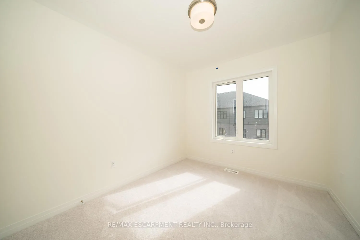Photo 16 of 20 Dennis Avenue, Brantford — HOMEH