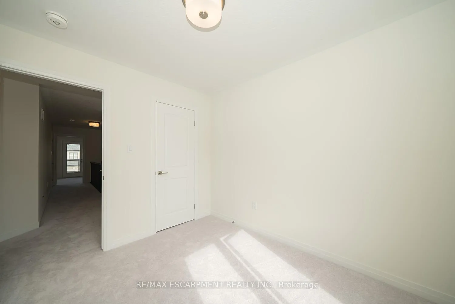 Photo 17 of 20 Dennis Avenue, Brantford — HOMEH