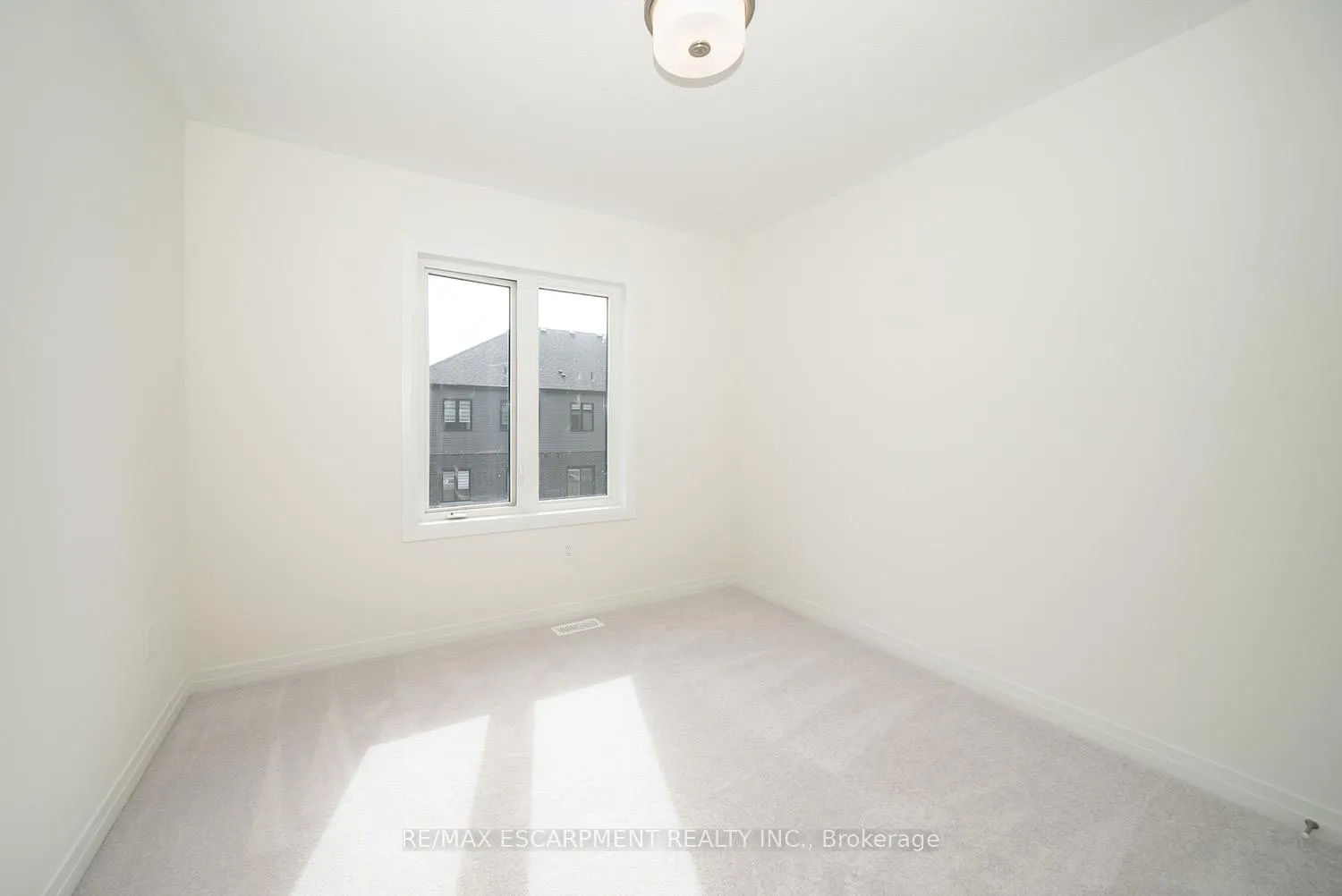 Photo 18 of 20 Dennis Avenue, Brantford — HOMEH
