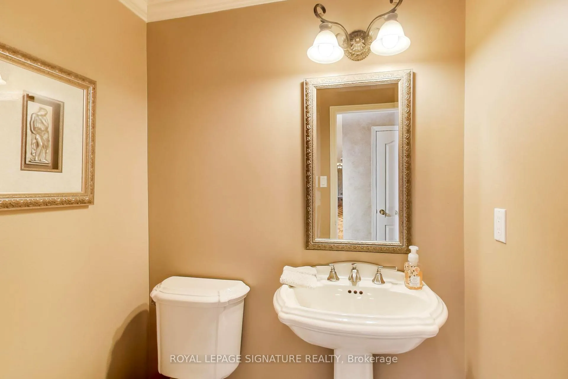 Photo 19 of 127 Mountcharles Crescent, Vaughan, Maple — HOMEH