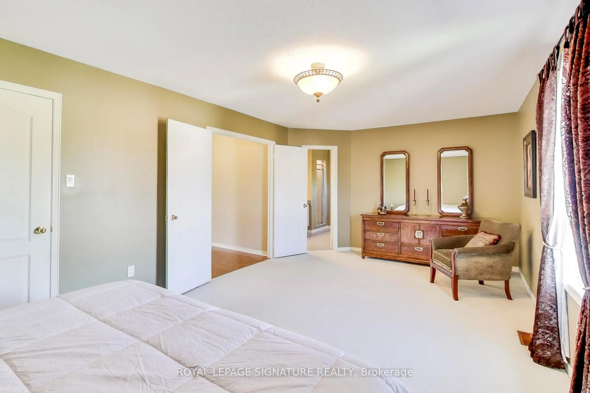 Photo 23 of 127 Mountcharles Crescent, Vaughan, Maple — HOMEH