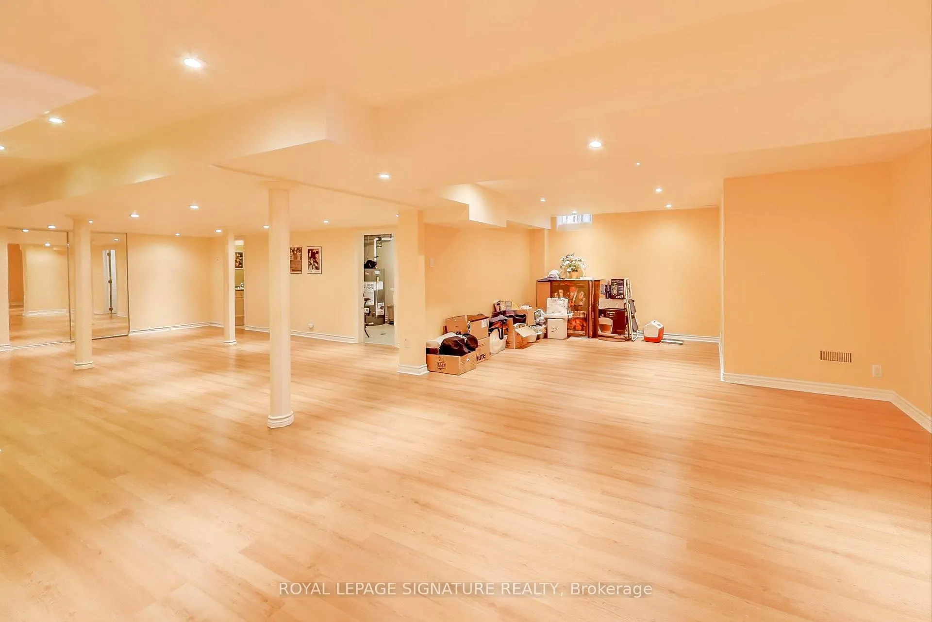 Photo 36 of 127 Mountcharles Crescent, Vaughan, Maple — HOMEH