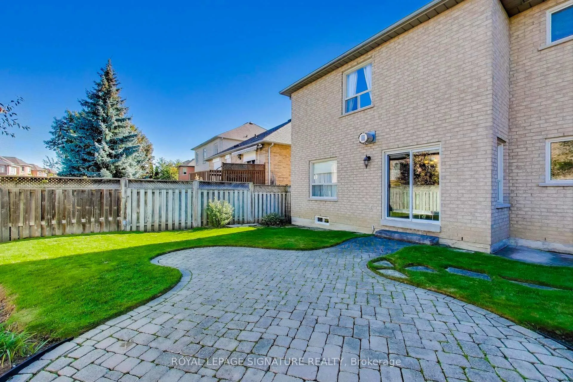 Photo 44 of 127 Mountcharles Crescent, Vaughan, Maple — HOMEH